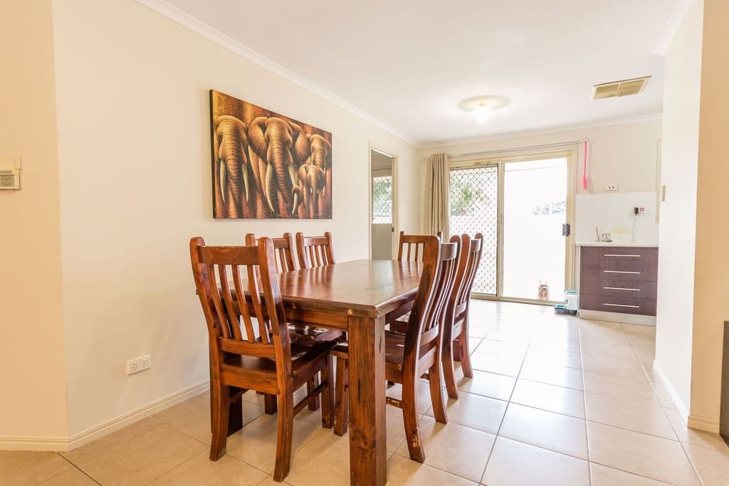 17 Dawn Crescent, Emerald QLD 4720, Emerald - Thumbnail 8