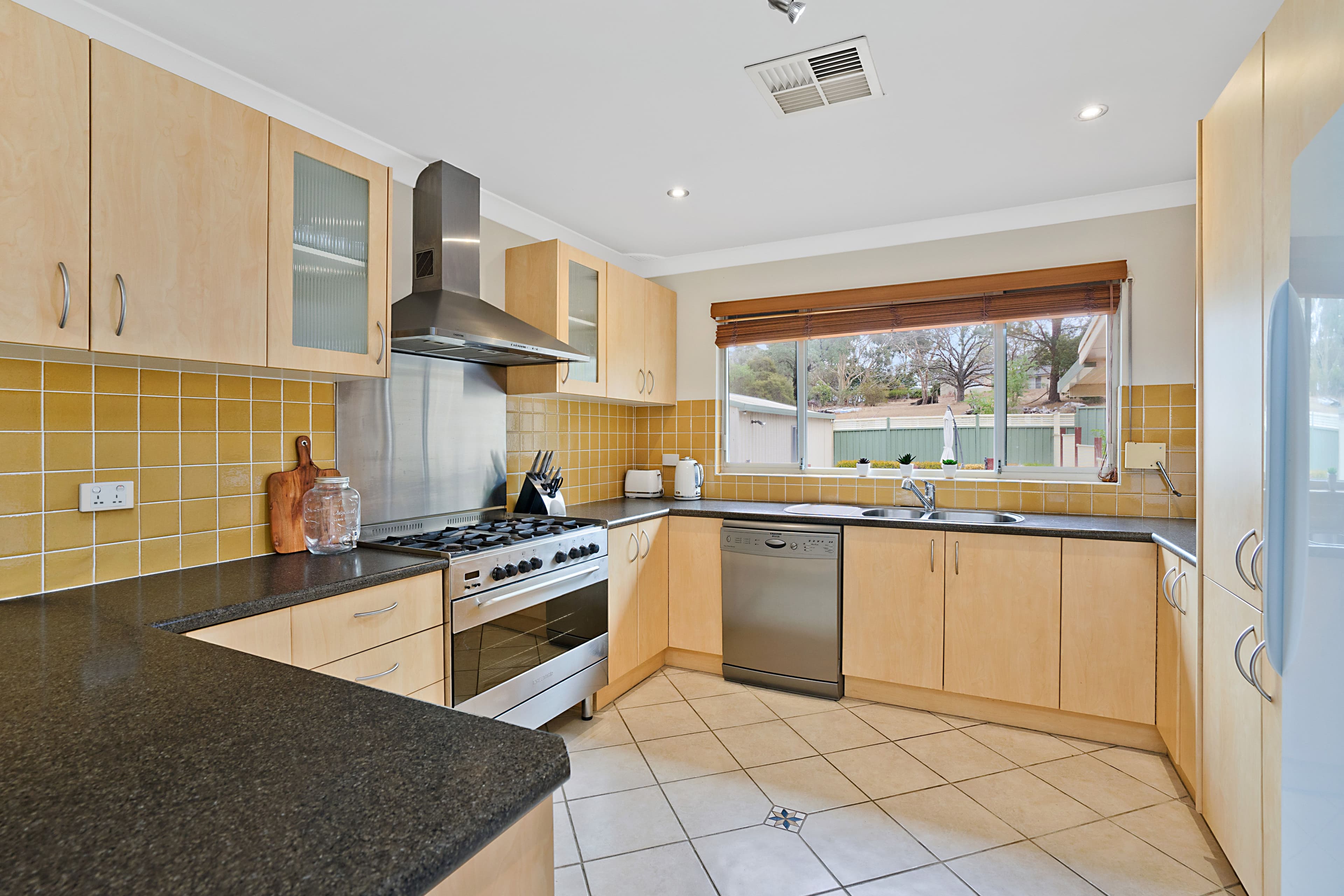 100 Paterson Road, Bolwarra NSW 2320, Bolwarra - Thumbnail 2