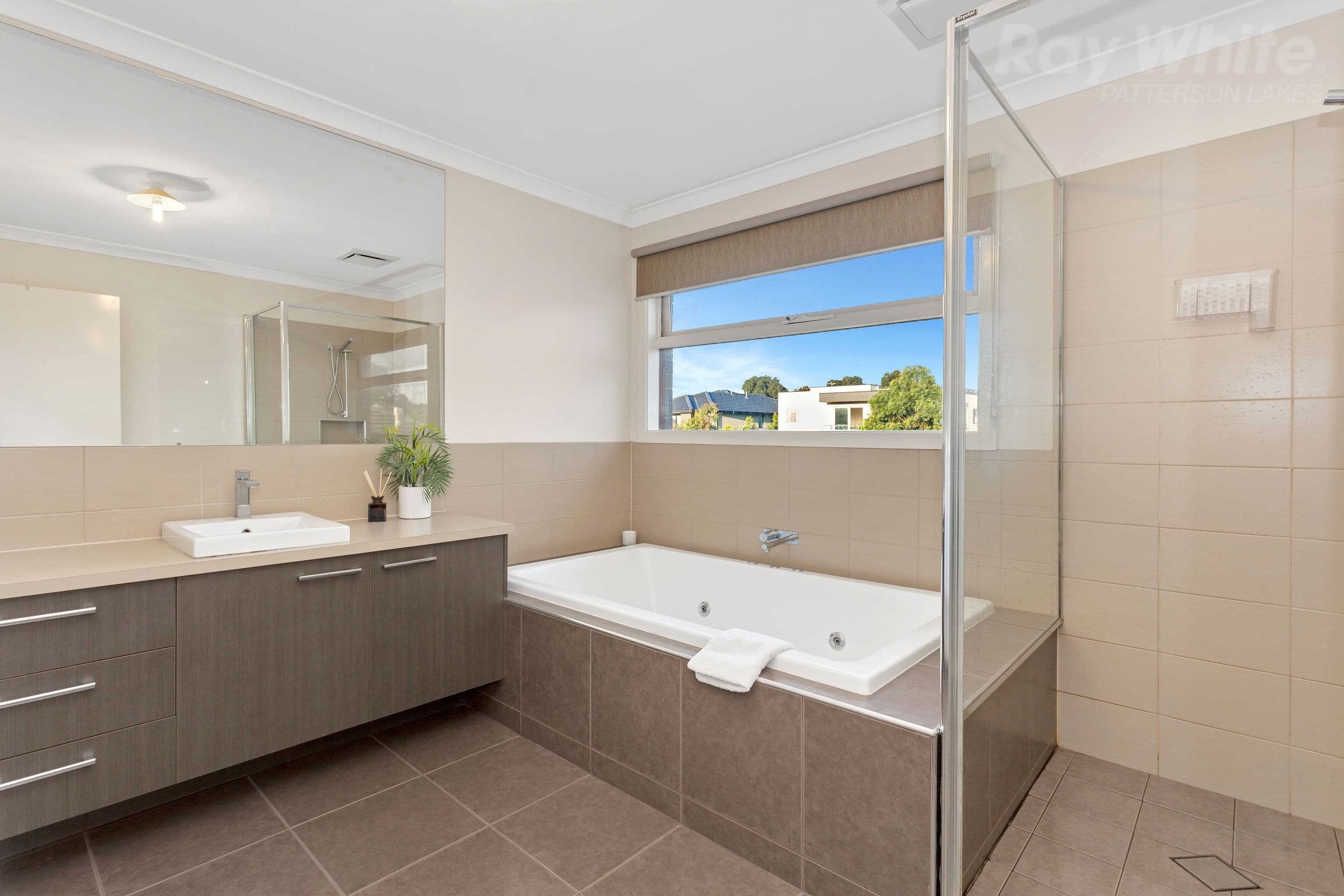 13 Deepwater Drive, Waterways VIC 3195, Waterways - Thumbnail 8