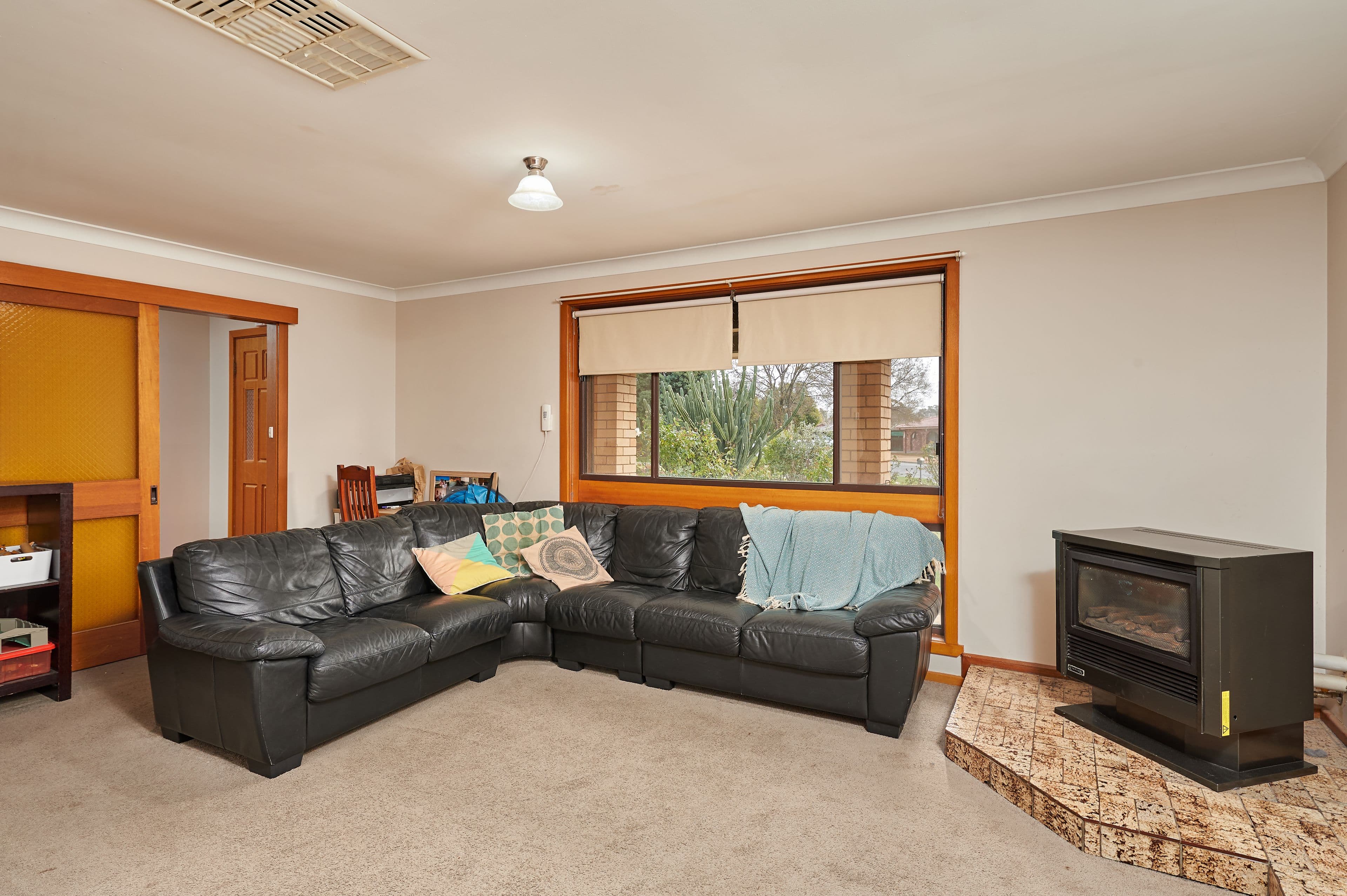24 Jasmin Crescent, Lake Albert - Thumbnail 2