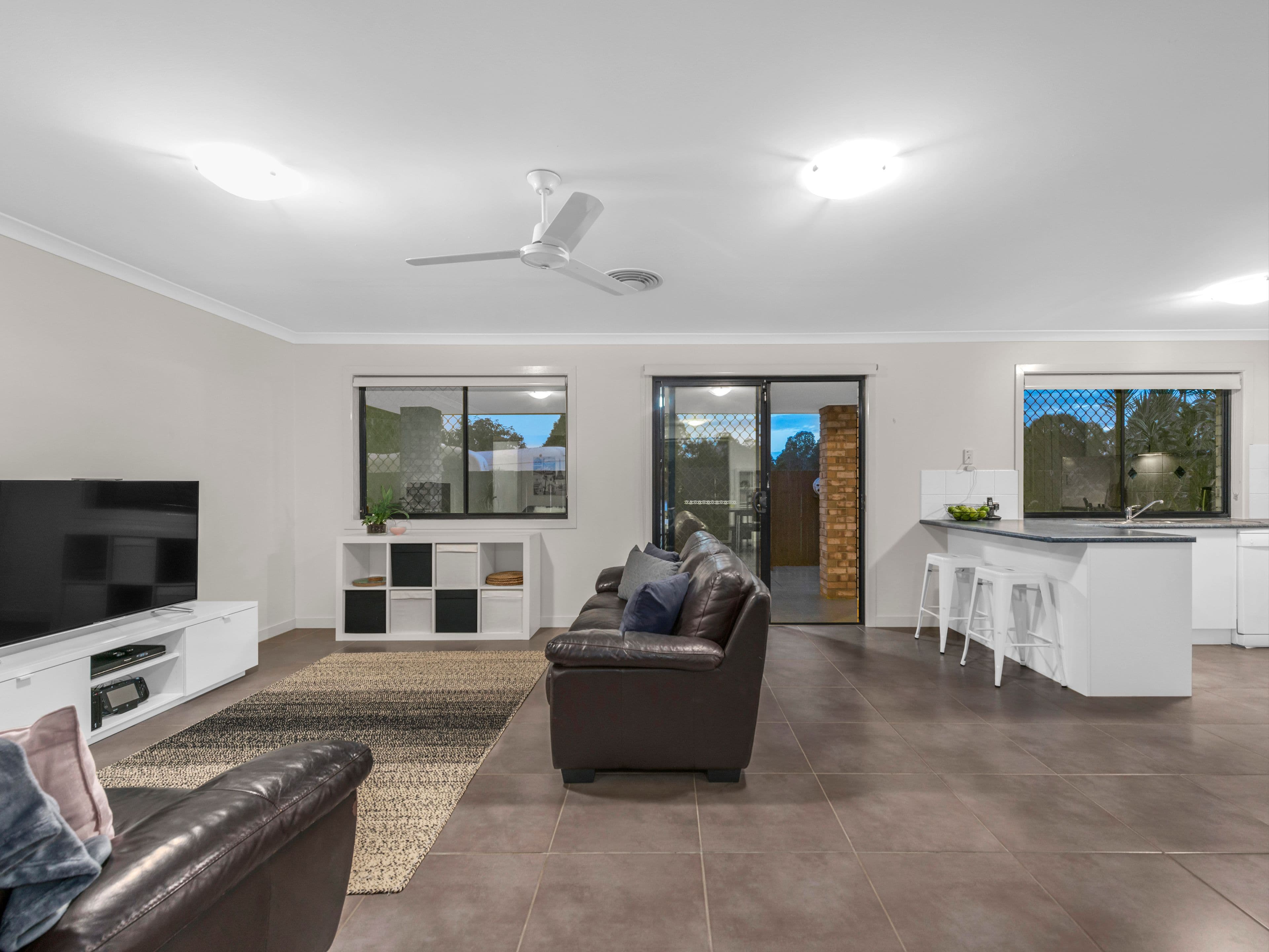 10 Westaway Place, Wynnum West QLD 4178, Wynnum West - Thumbnail 5