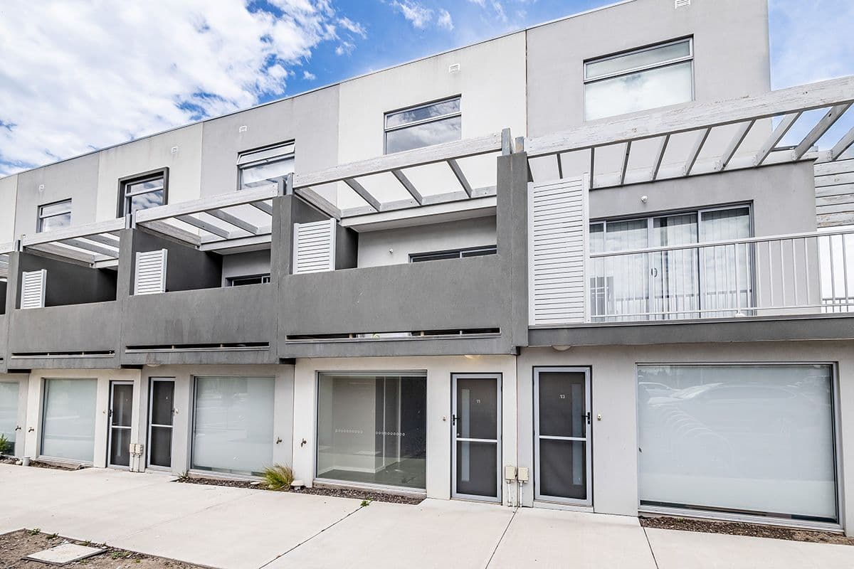 11 Rocket Lane, Cranbourne North VIC 3977, Cranbourne North - Thumbnail 2