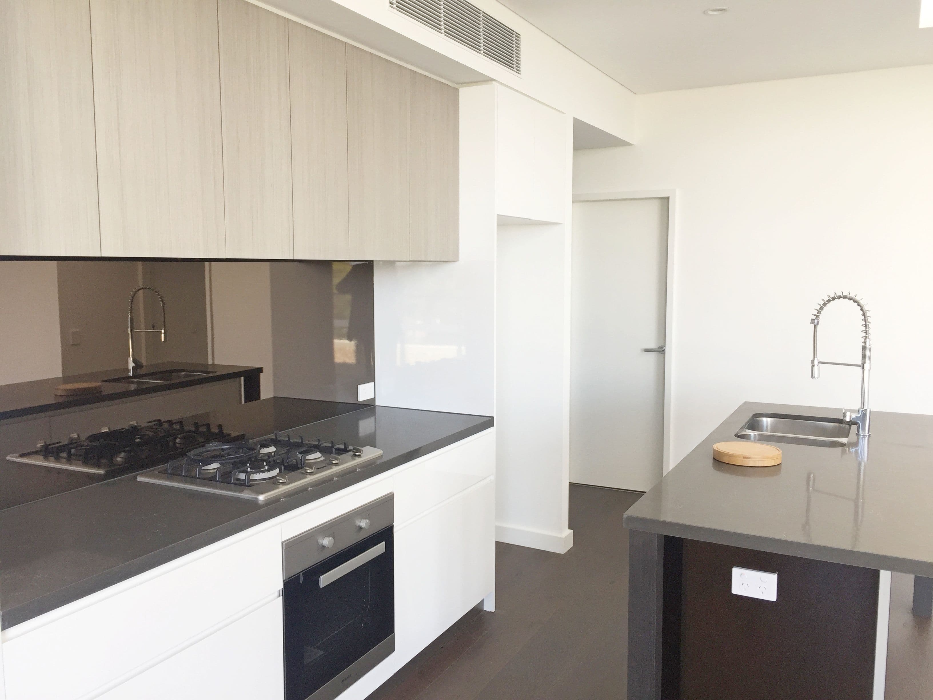 1302/5 Joseph Road, Footscray, Roseville - Thumbnail 4