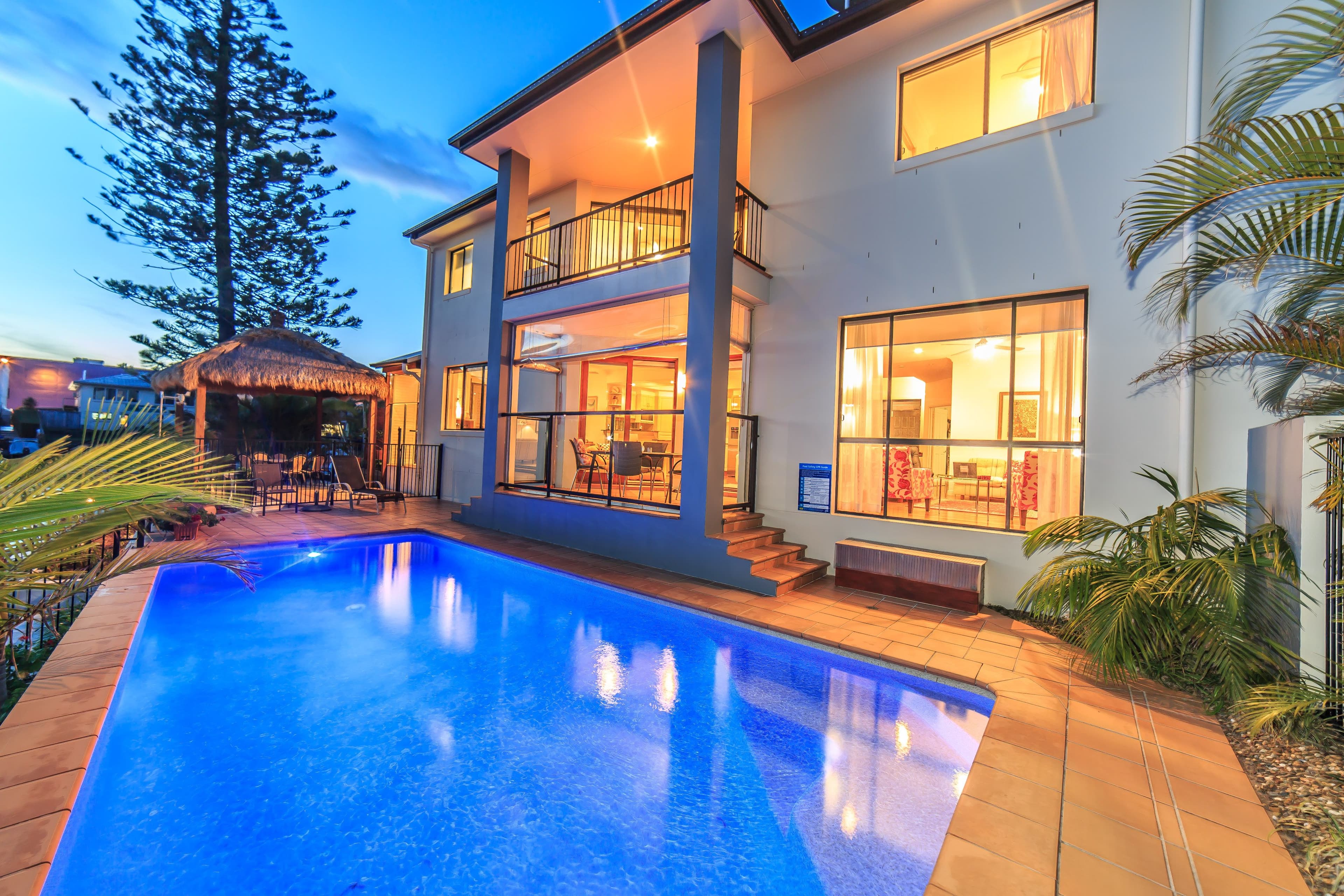 18 Inga Avenue, Surfers Paradise QLD 4217, Surfers Paradise - Thumbnail 2