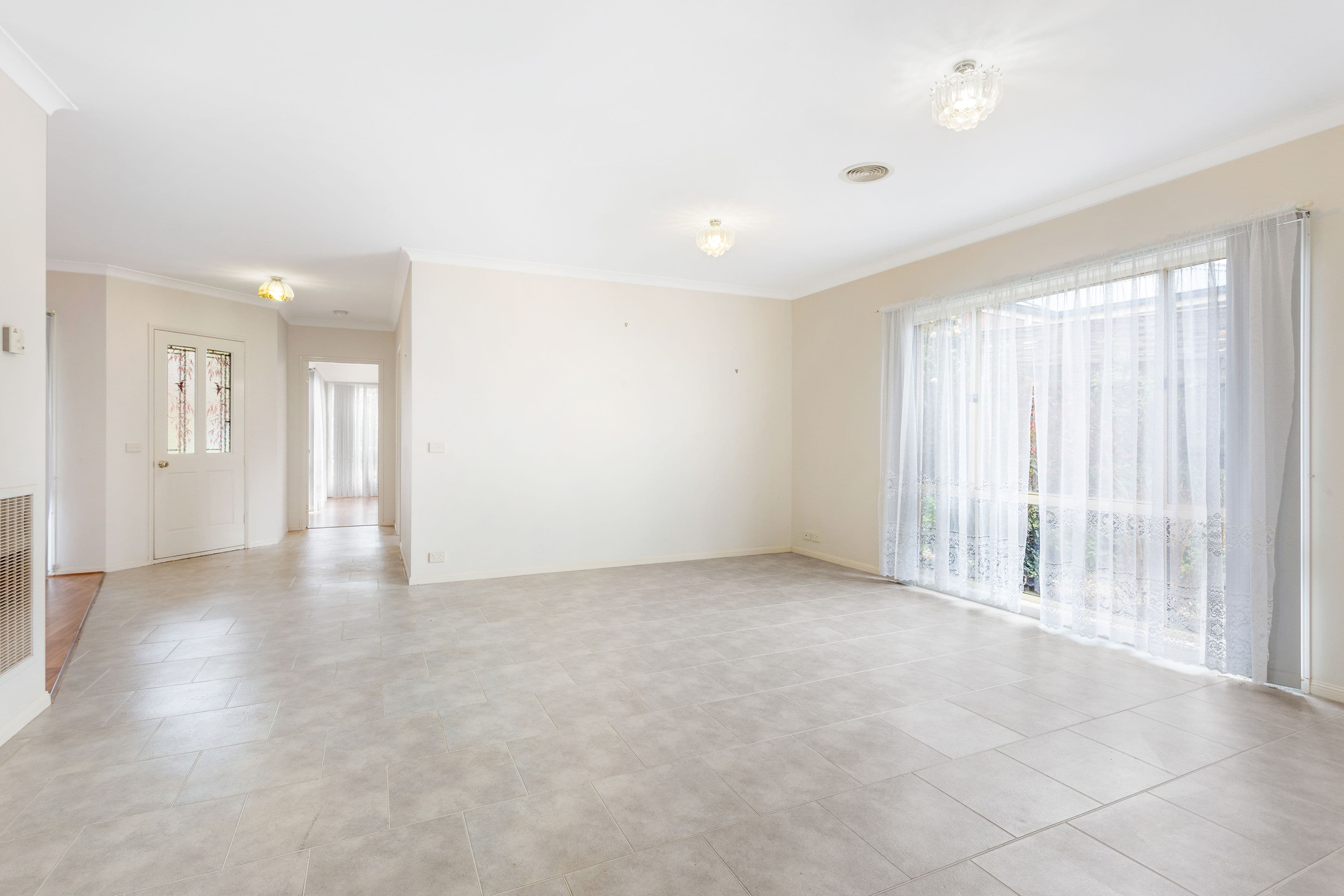 9 Grandview Close, Drouin VIC 3818, Drouin - Thumbnail 3