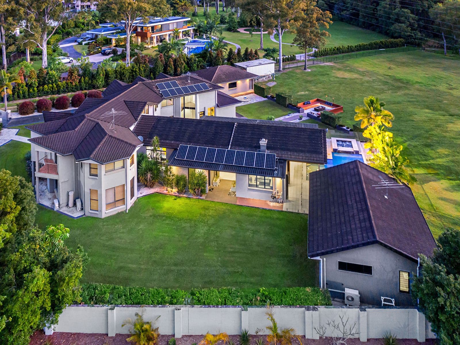 153 Camelot Place, Bridgeman Downs QLD 4035, Bridgeman Downs - Thumbnail 3