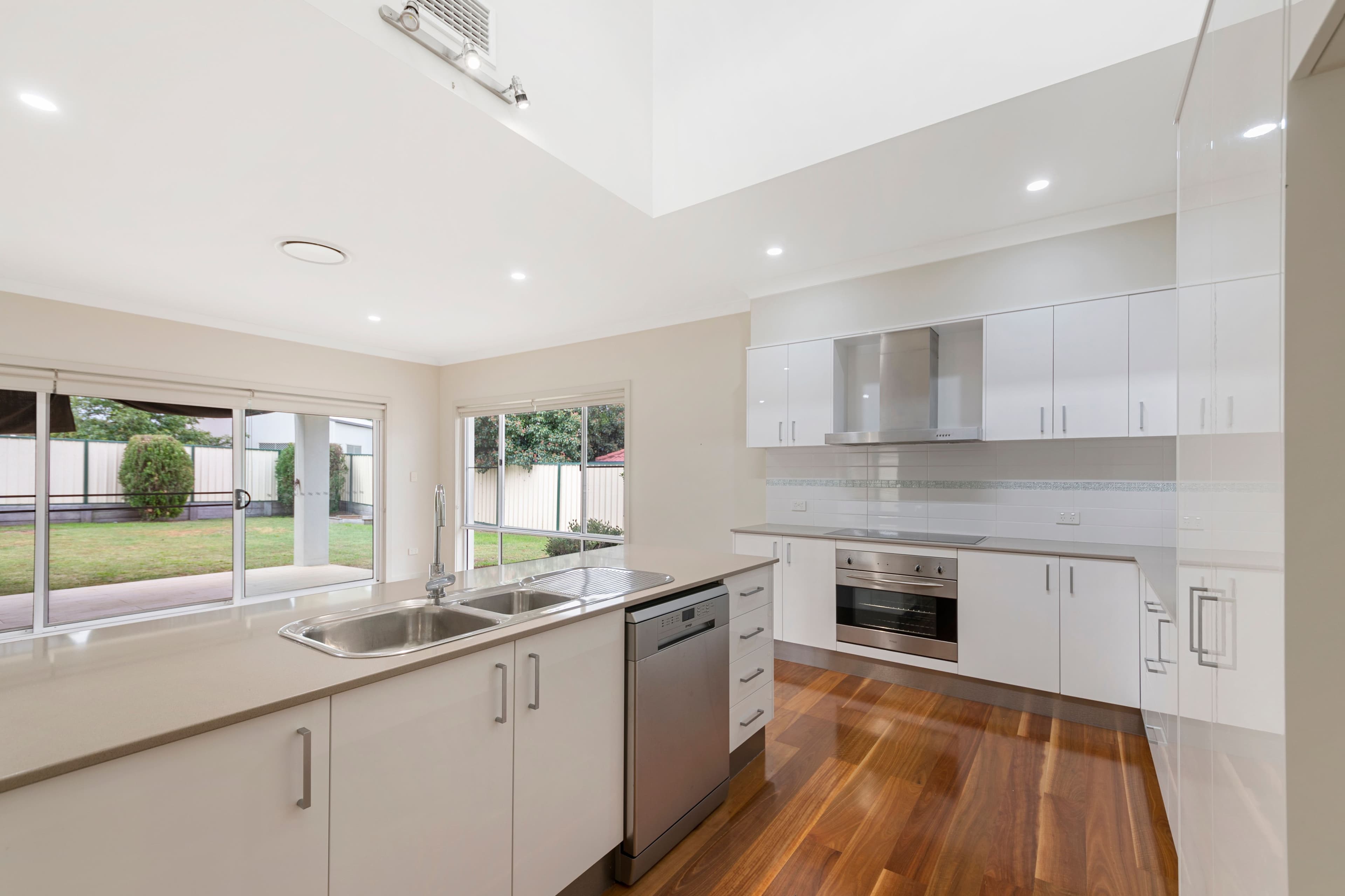 10 Floribunda Avenue, Warwick QLD 4370, Warwick - Thumbnail 2