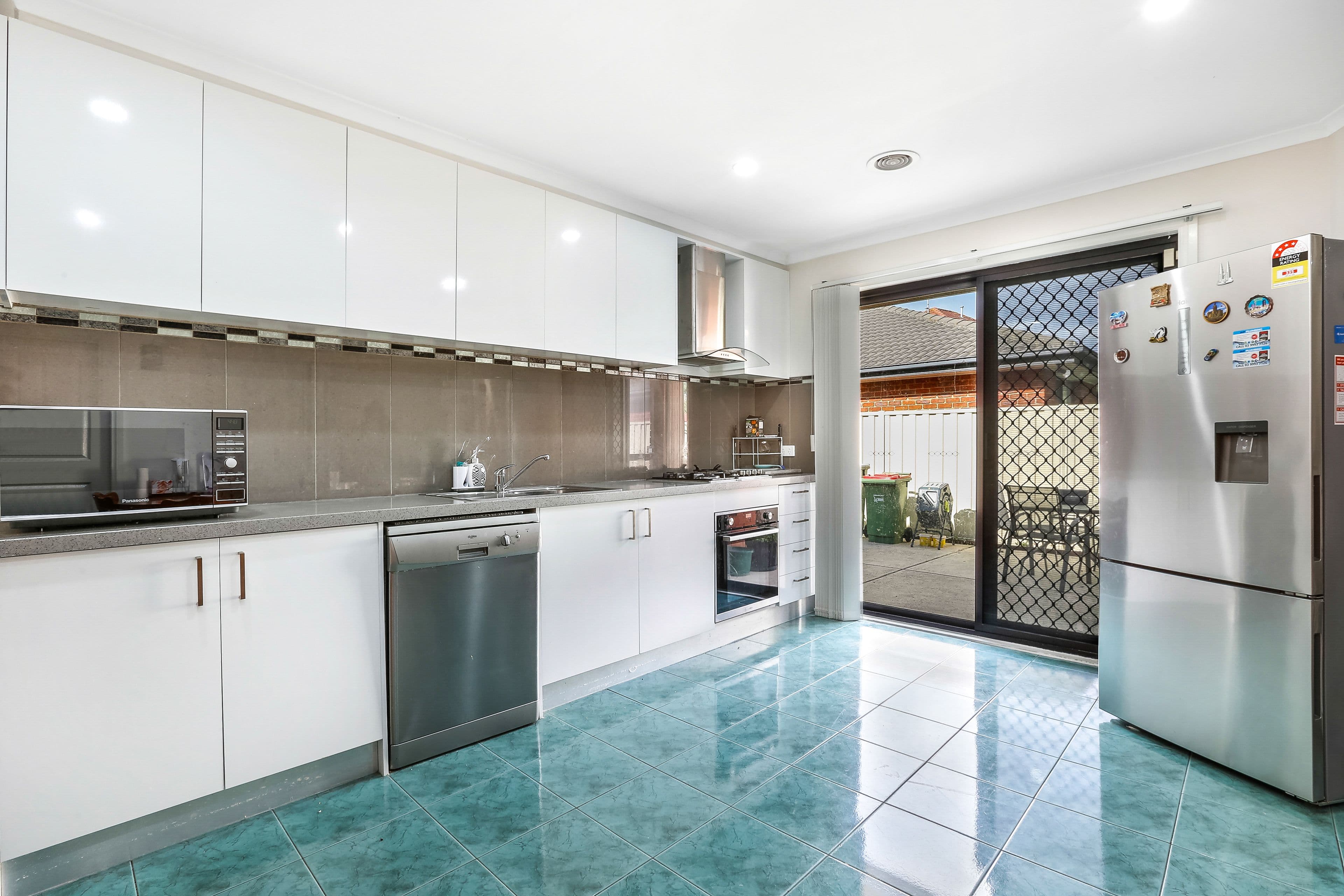 4 McConnell Crescent, Roxburgh Park VIC 3064, Roxburgh Park - Thumbnail 5