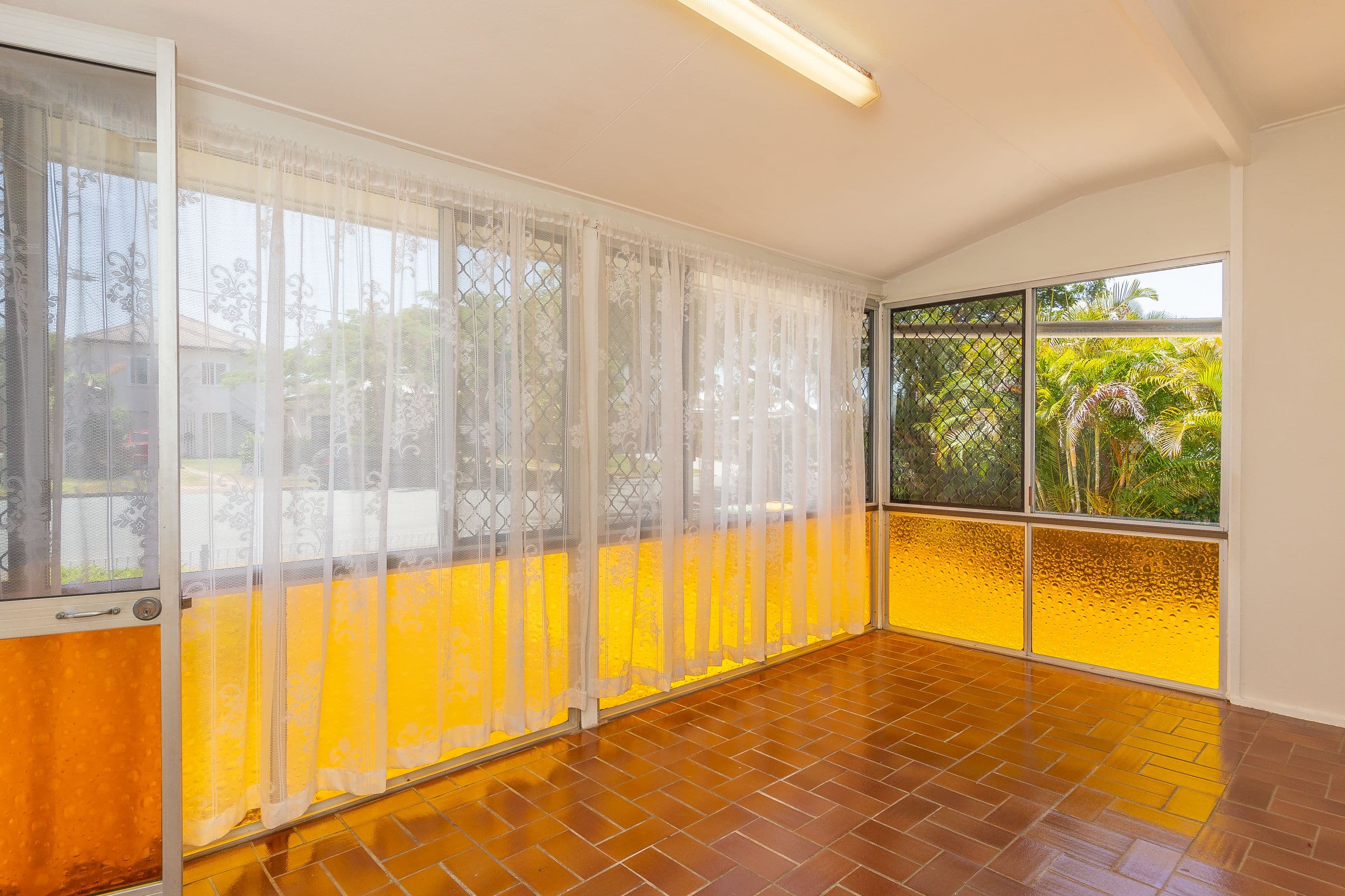 9 Hawthorne Street, Woody Point QLD 4019, Woody Point - Thumbnail 4