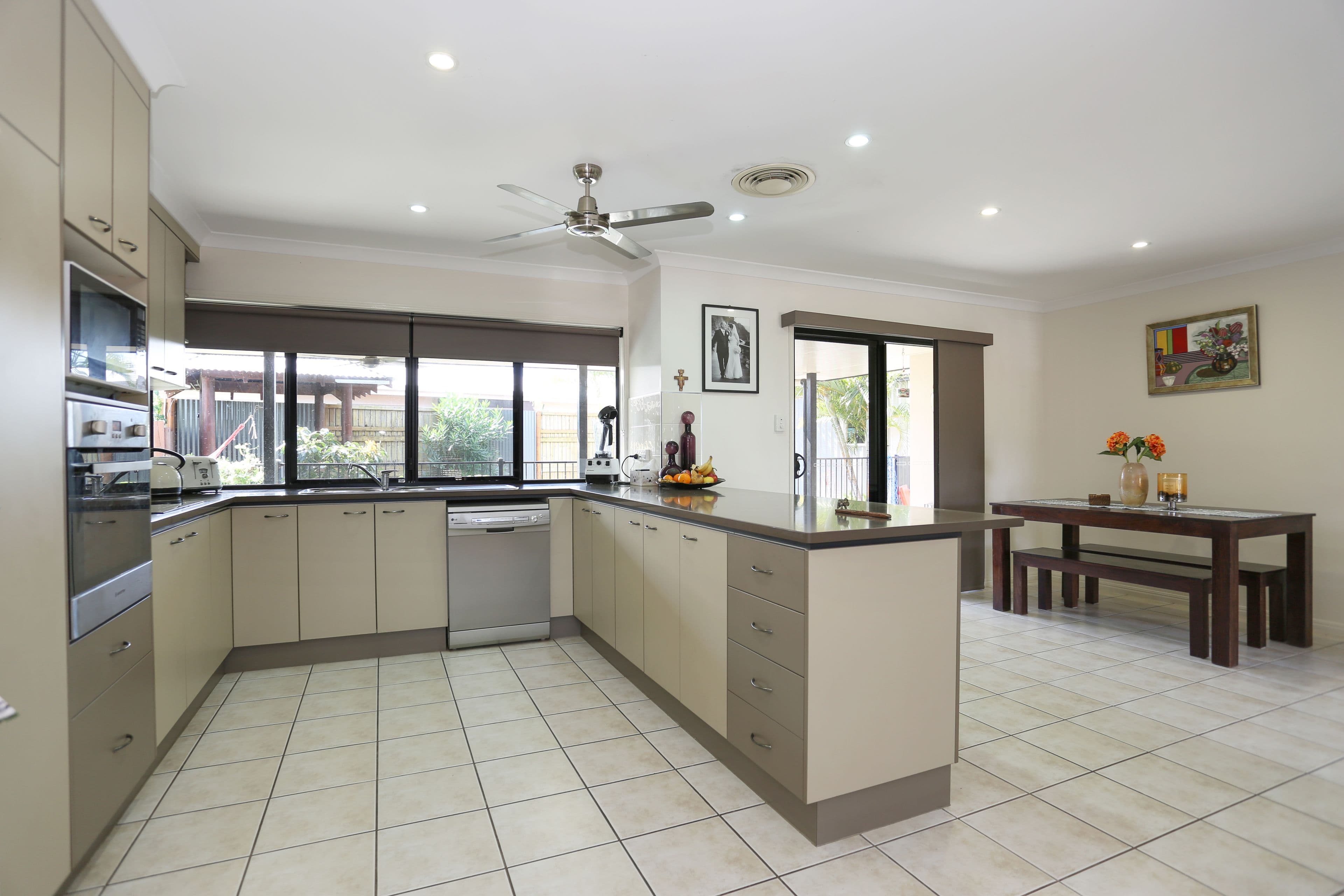 2 Leura Court, Glenella QLD 4740, Glenella - Thumbnail 3