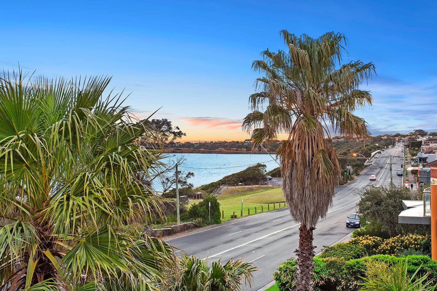 77 Beach Road, Mentone VIC 3194, Mentone - Thumbnail 3