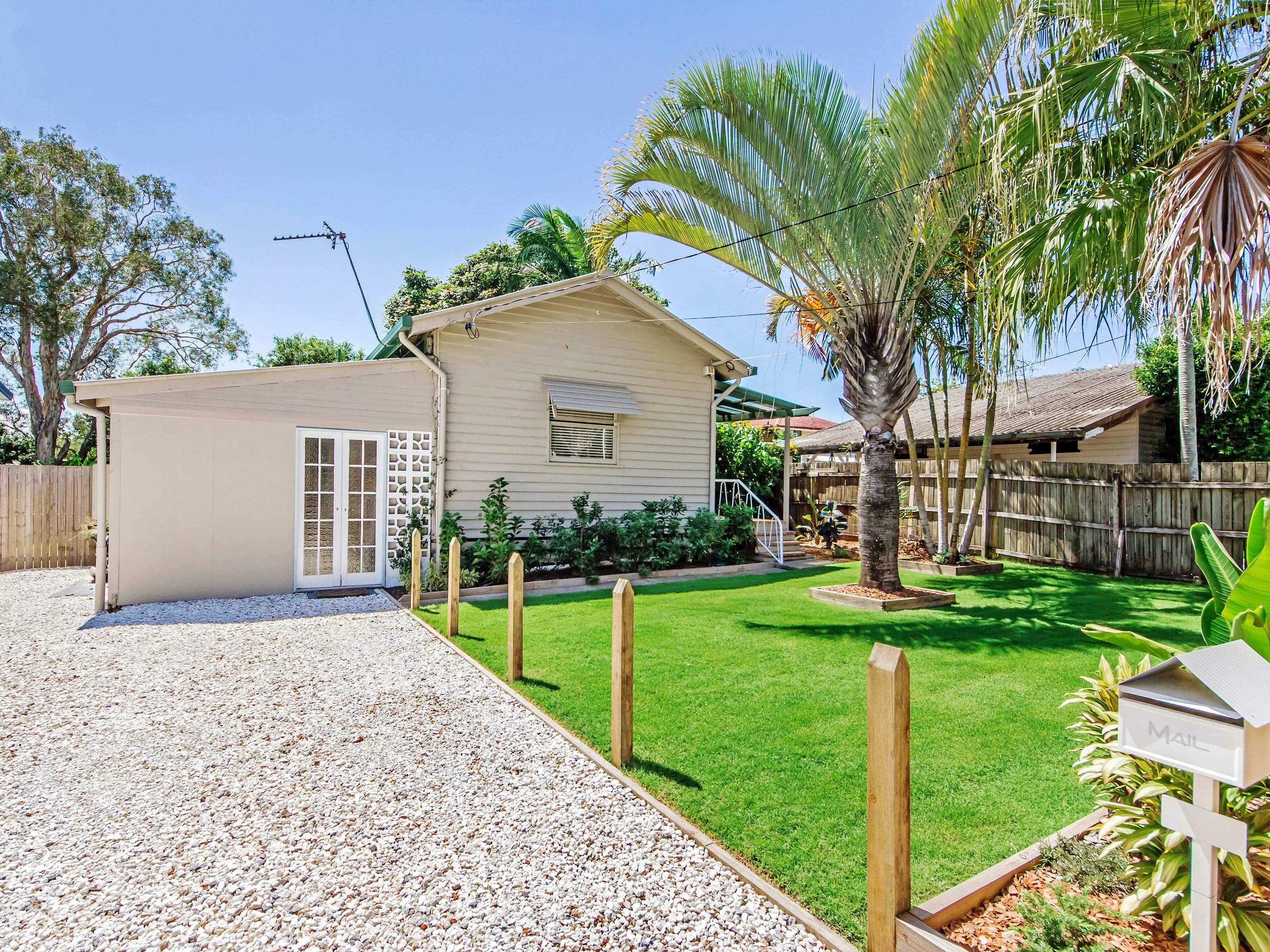 63 Kindra Avenue, Southport QLD 4215, Southport - Thumbnail 2