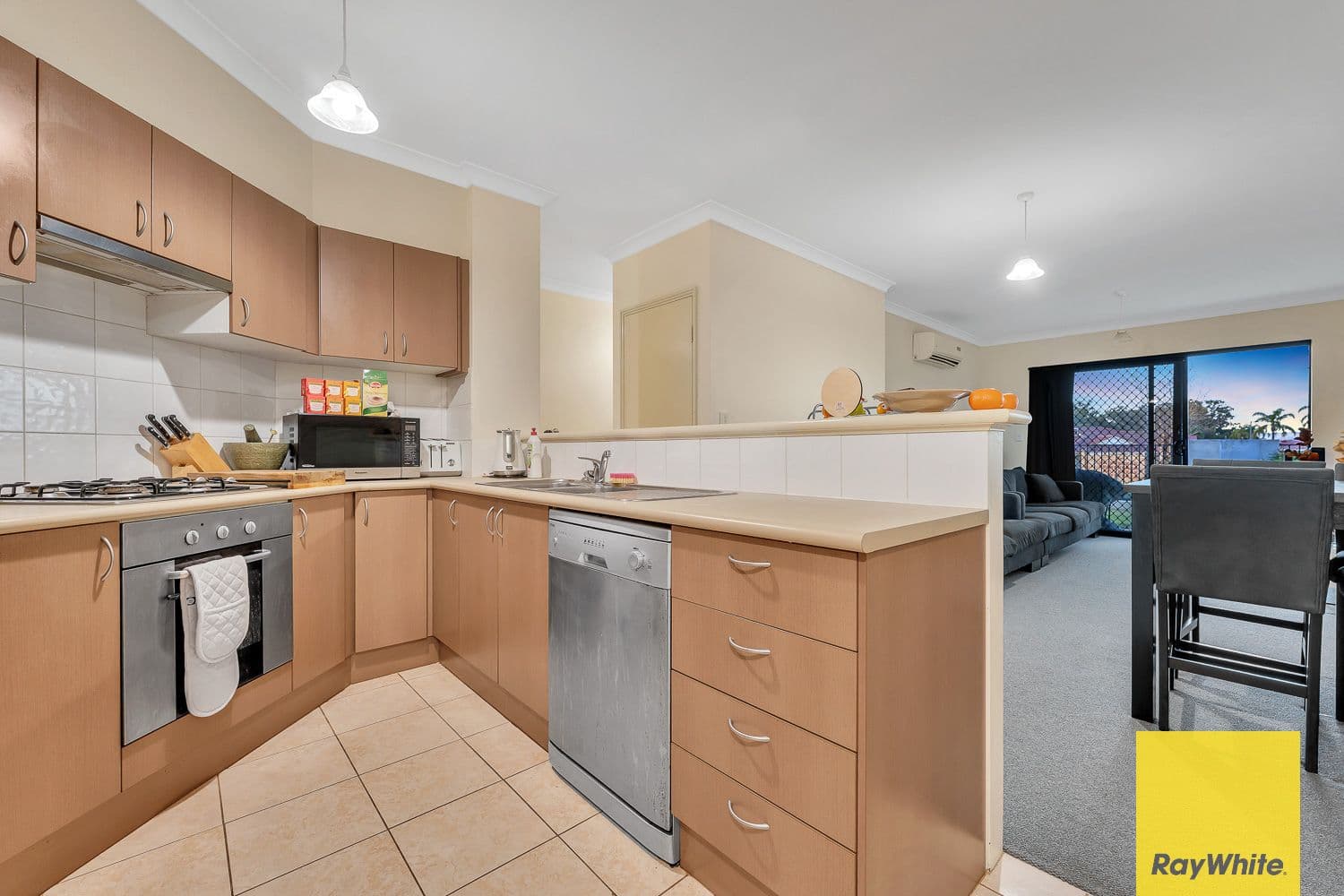 17 Southdown Place, Thornlie WA 6108, Thornlie - Thumbnail 3