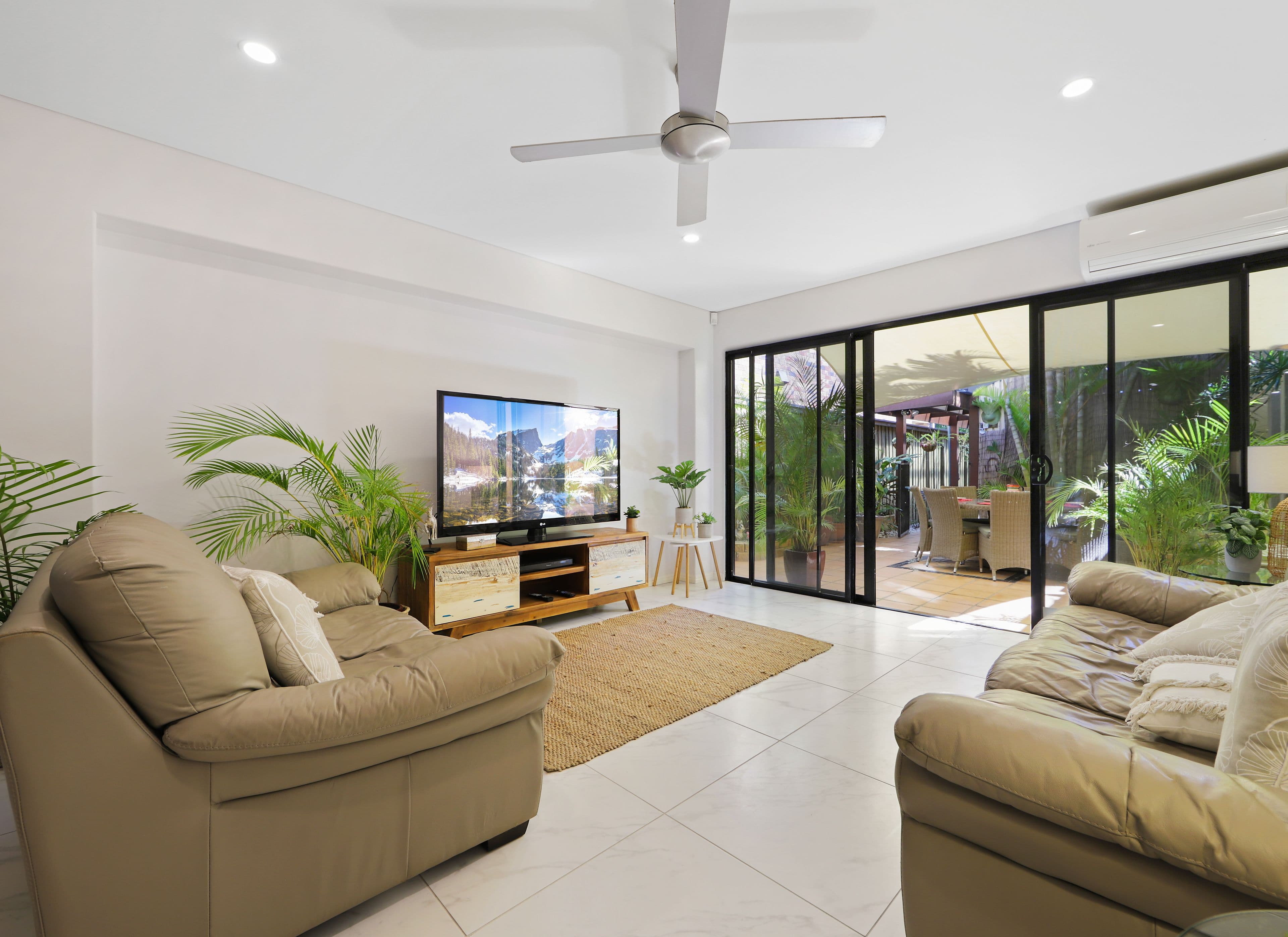 38 Alfred Street, Mermaid Beach QLD 4218, Mermaid Beach - Thumbnail 7