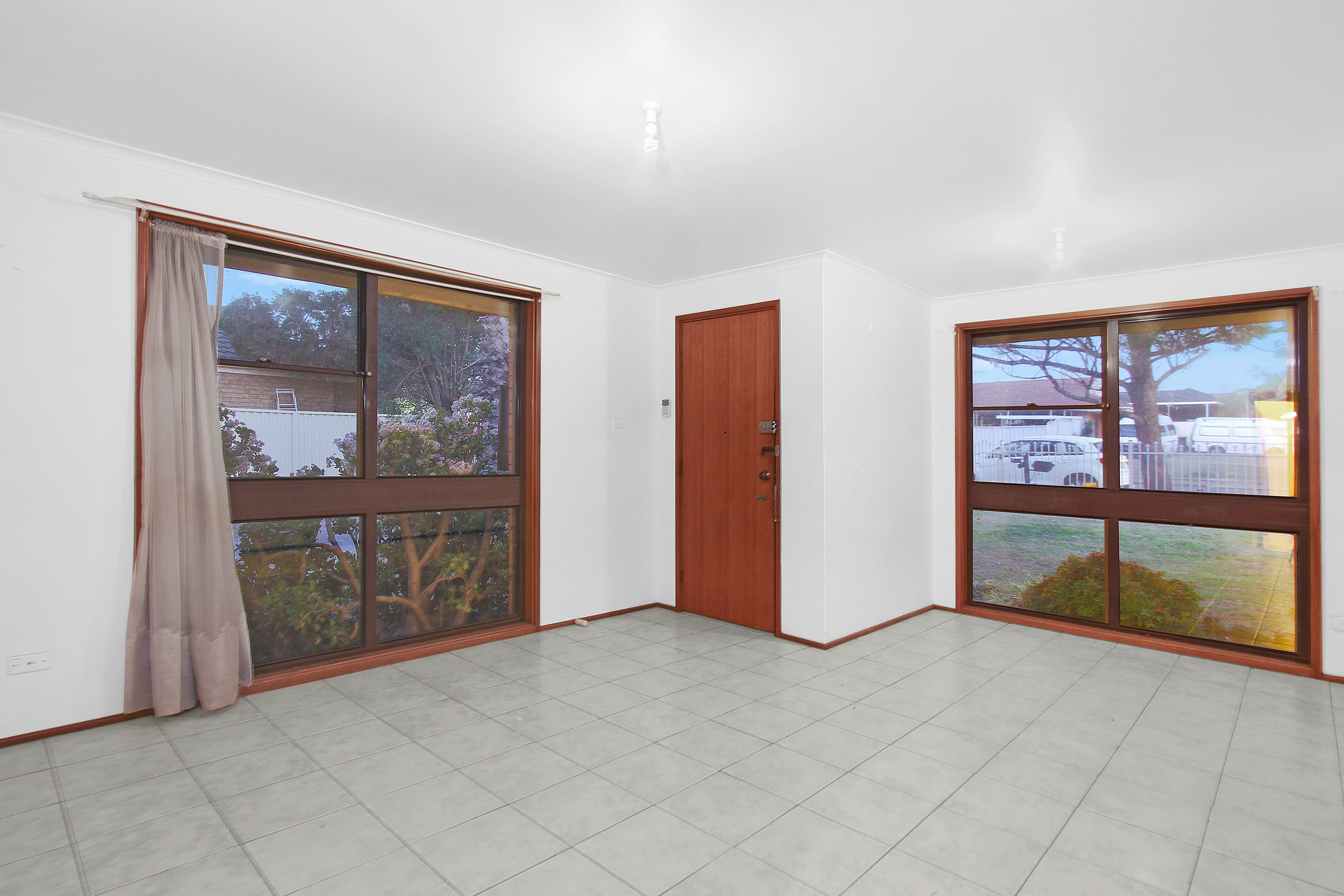 11 Hasluck Road, Bonnyrigg - Thumbnail 2