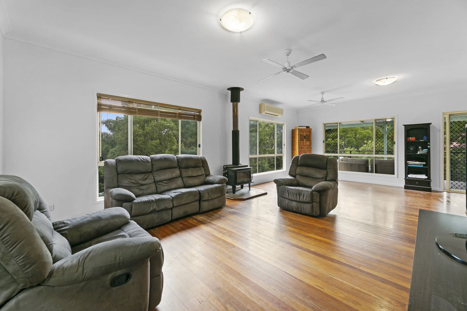 55 Gardenia Drive, Bonogin QLD 4213, Bonogin - Thumbnail 3