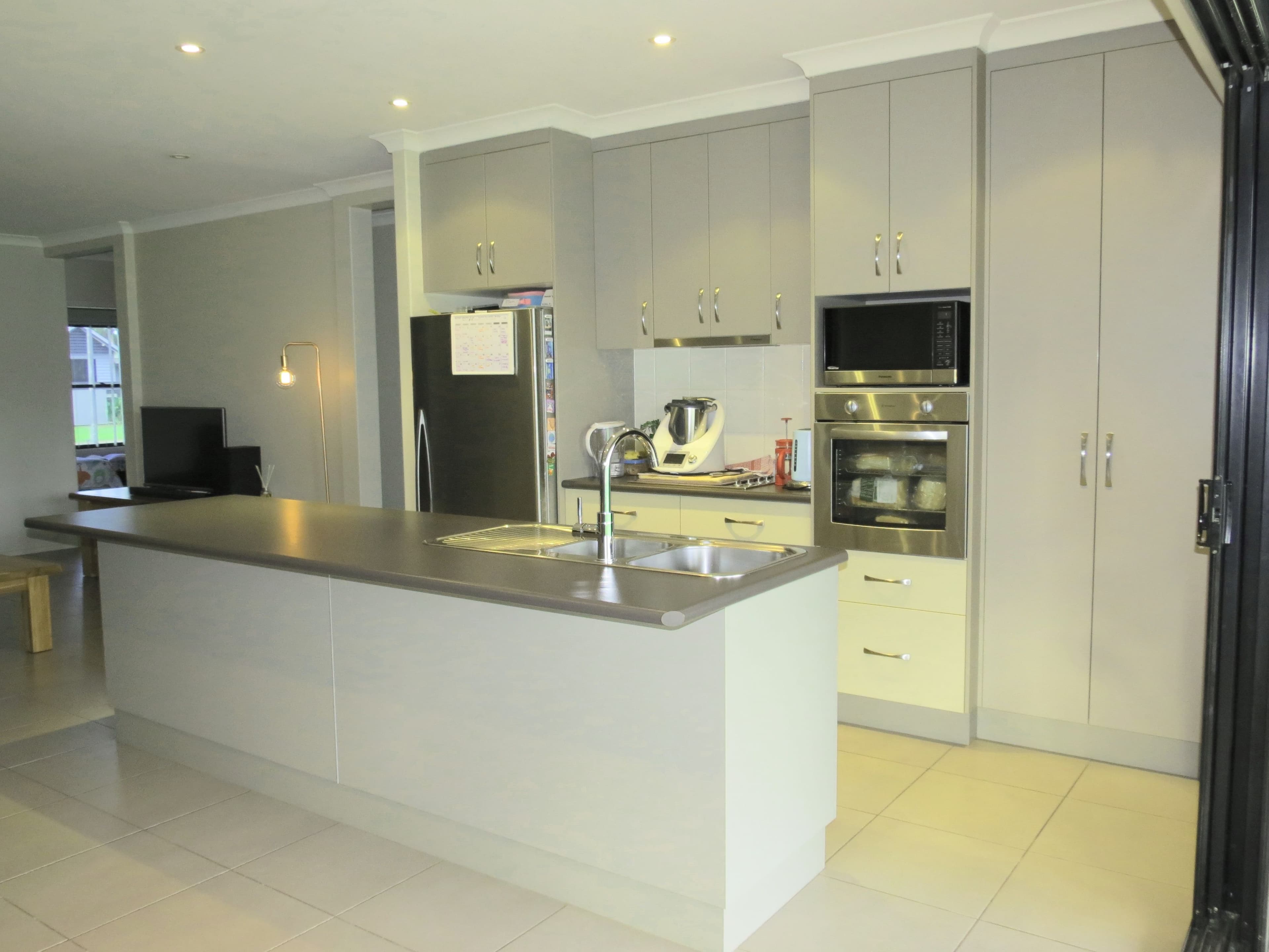 3 Carrington Place, Emerald QLD 4720, Emerald - Thumbnail 2