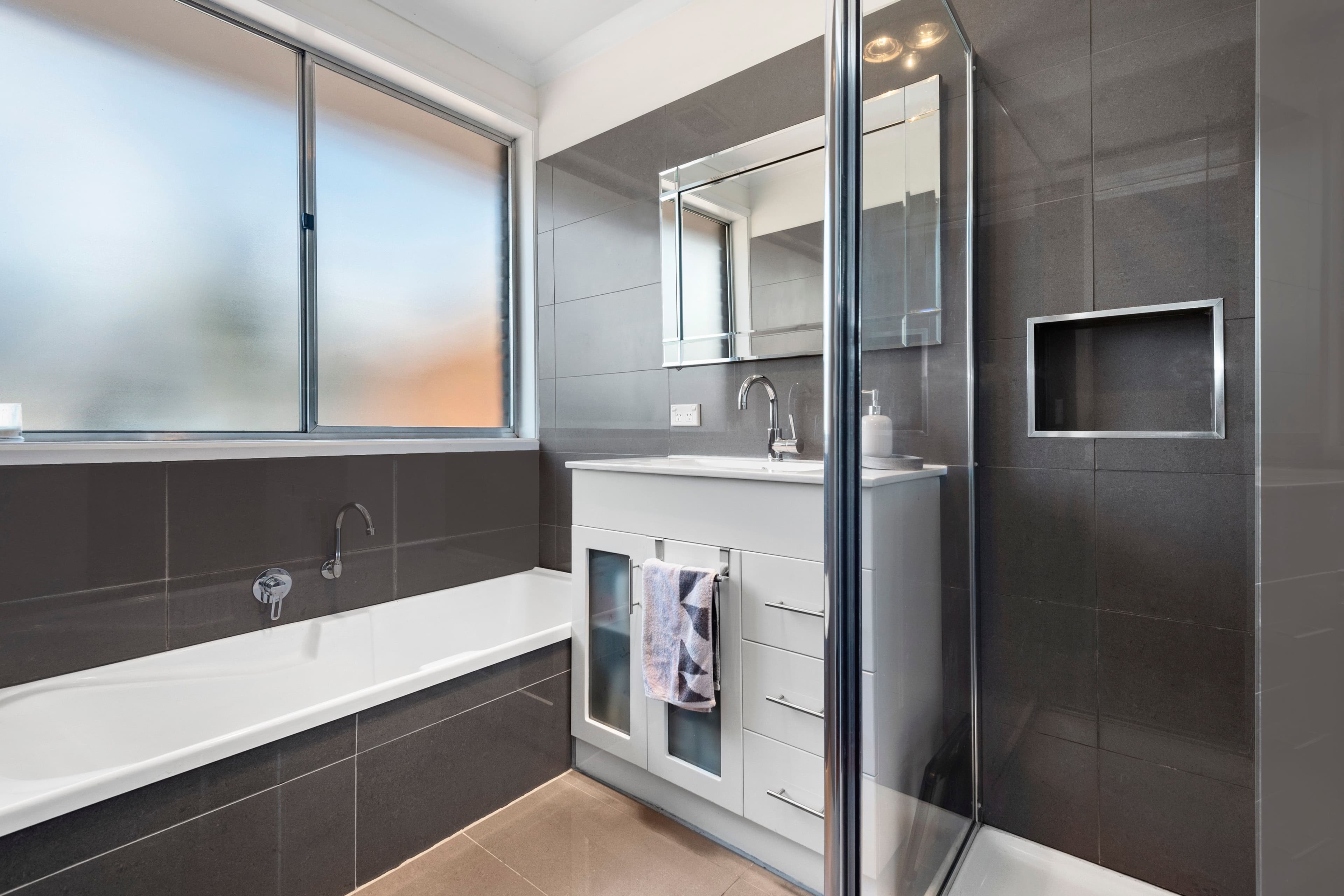 33 Alexander Crescent, Frankston VIC 3199, Frankston - Thumbnail 6
