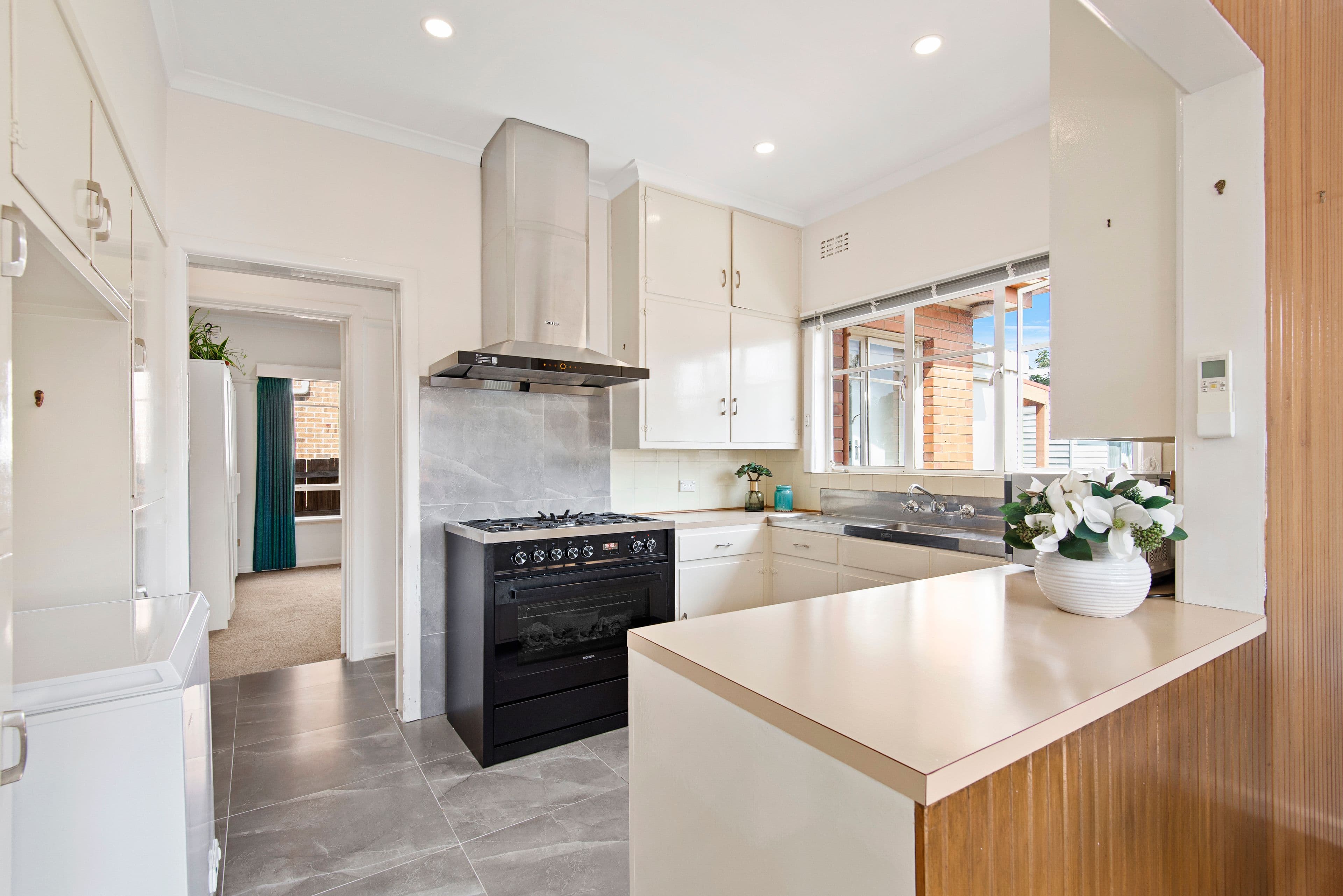 14 Porter Road, Balwyn VIC 3103, Balwyn - Thumbnail 2