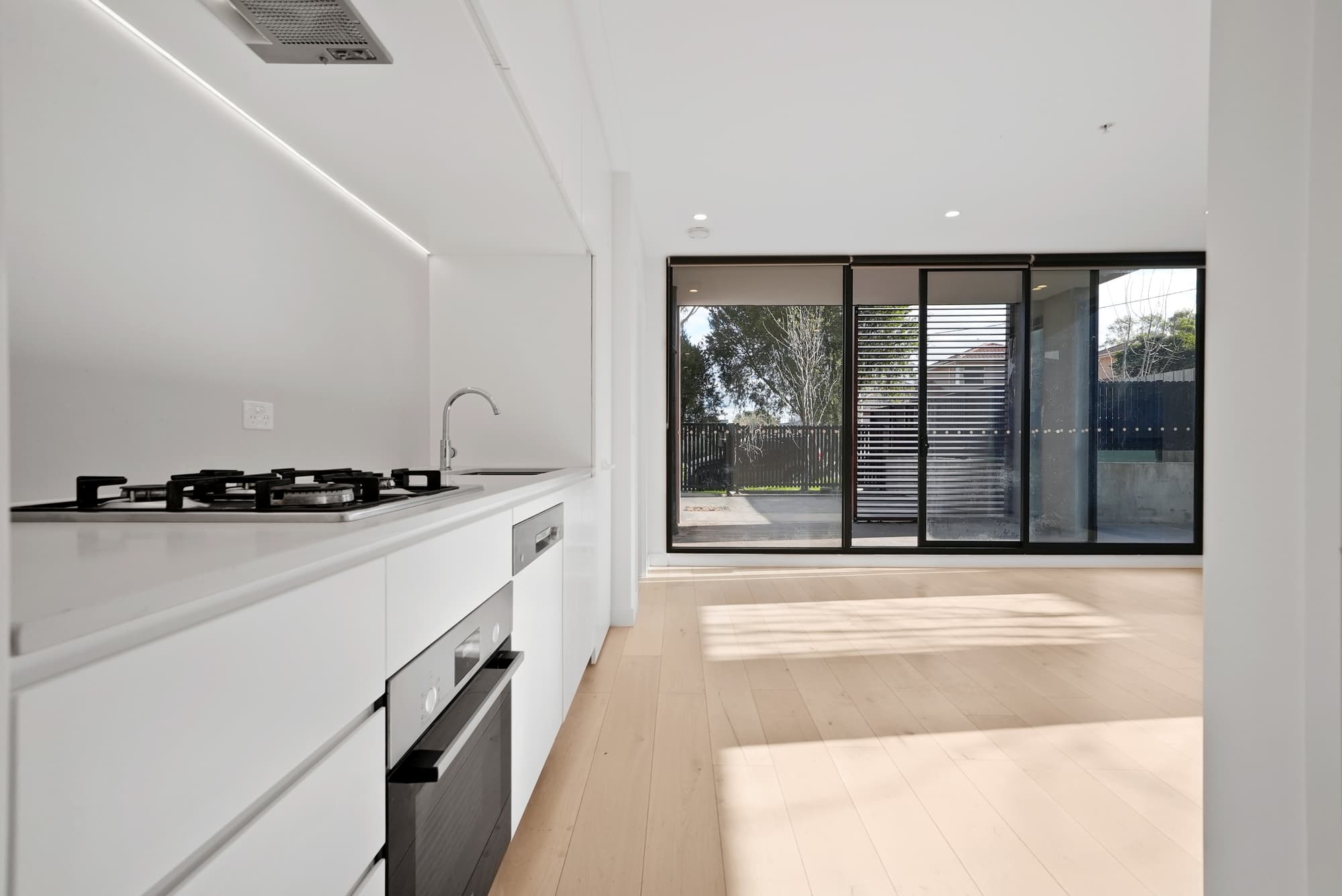 121/1 Sergeant Street, Blackburn - Thumbnail 8