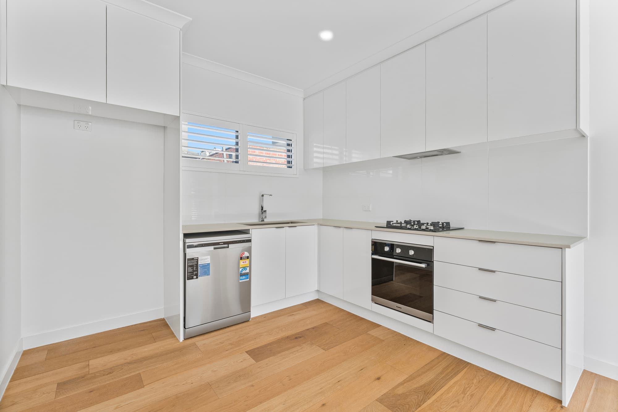 1/6 Lilac Court, Blackburn North - Thumbnail 4