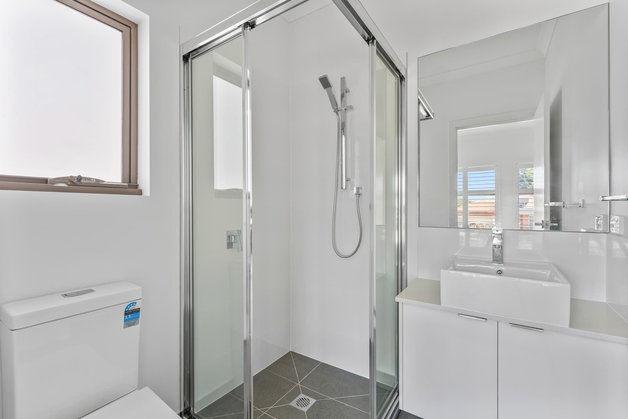 1/6 Lilac Court, Blackburn North - Thumbnail 6