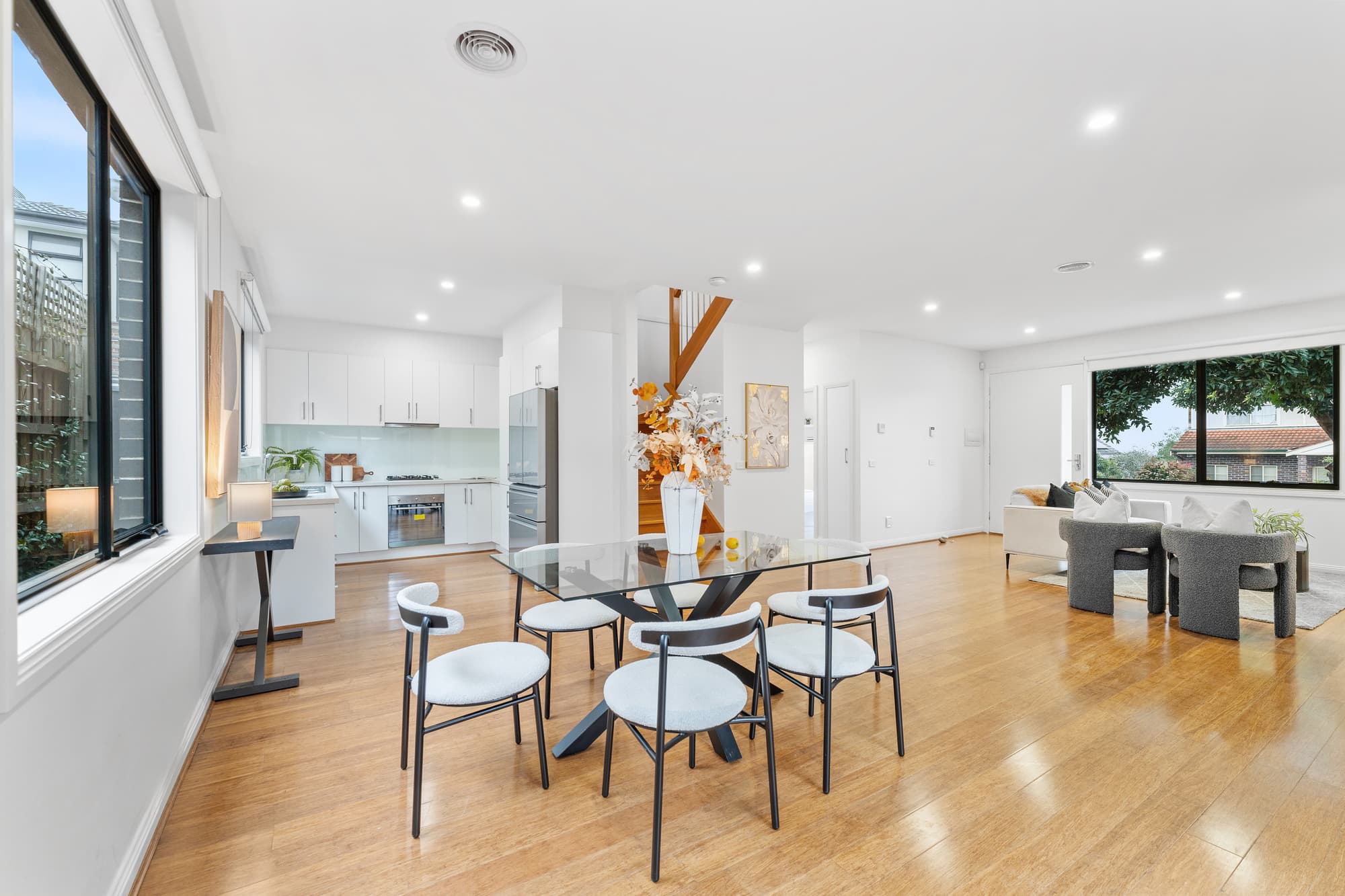 1/1 Renown Street, Burwood - Thumbnail 2