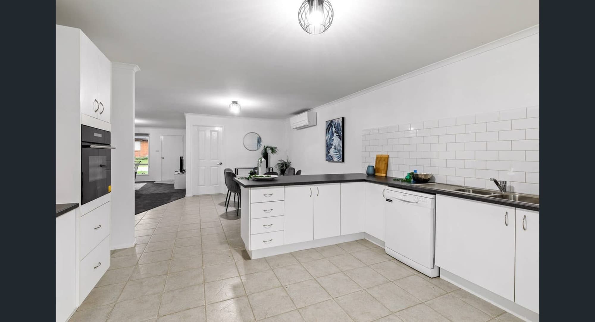 13 Sandon Circuit, Forest Hill - Thumbnail 3
