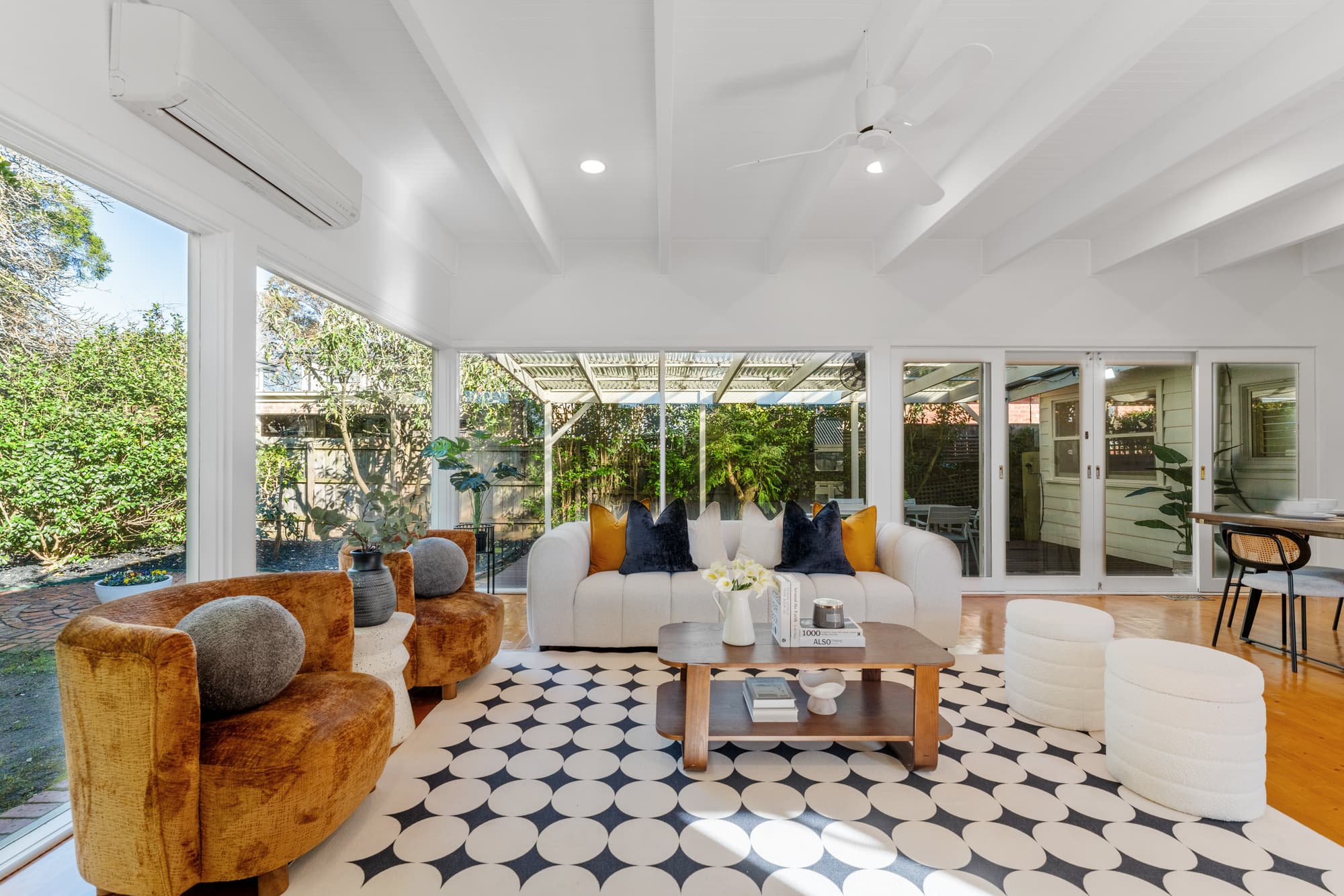 15 Devon Drive, Blackburn North - Thumbnail 2