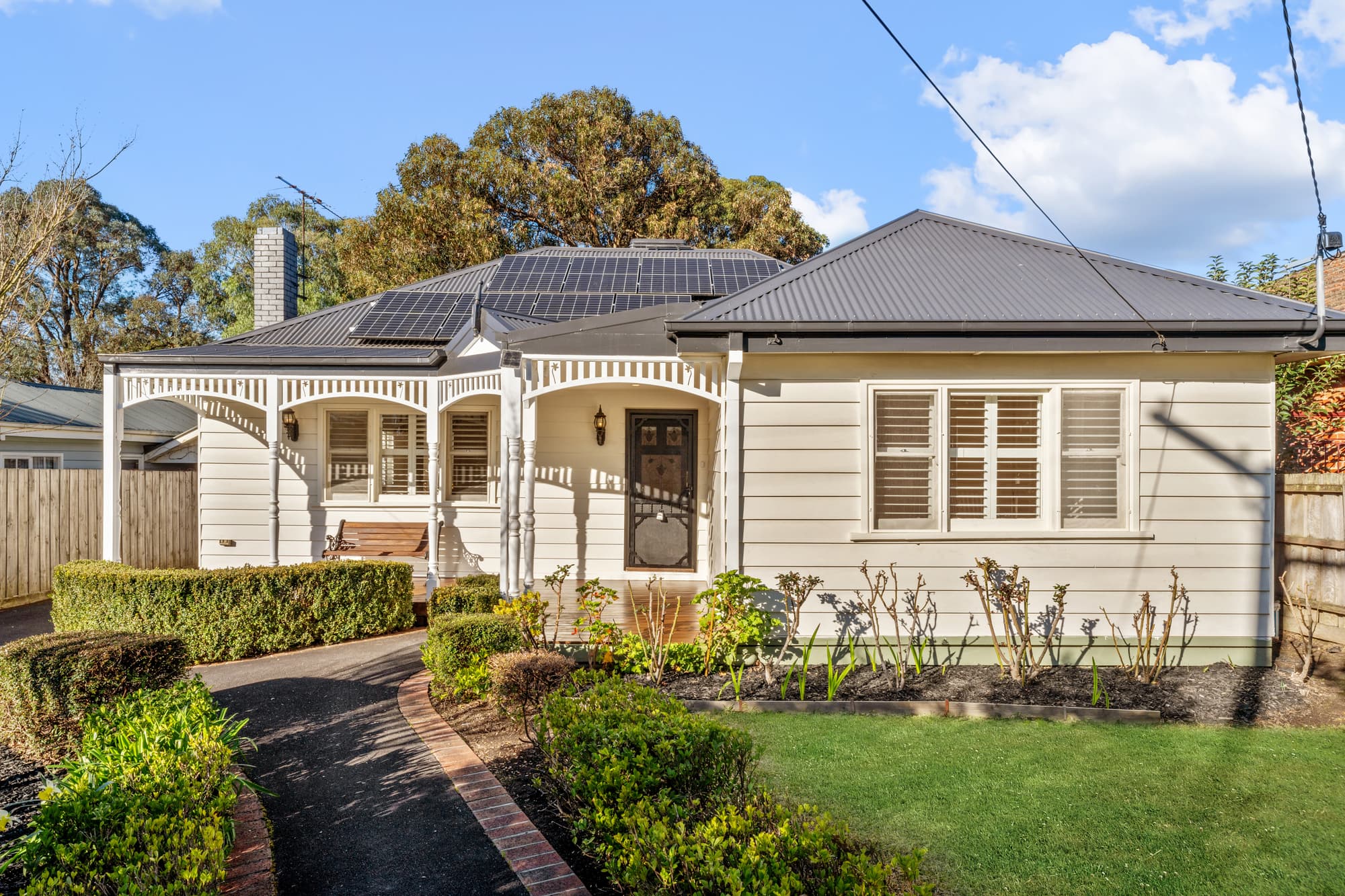 15 Devon Drive, Blackburn North - Image 1