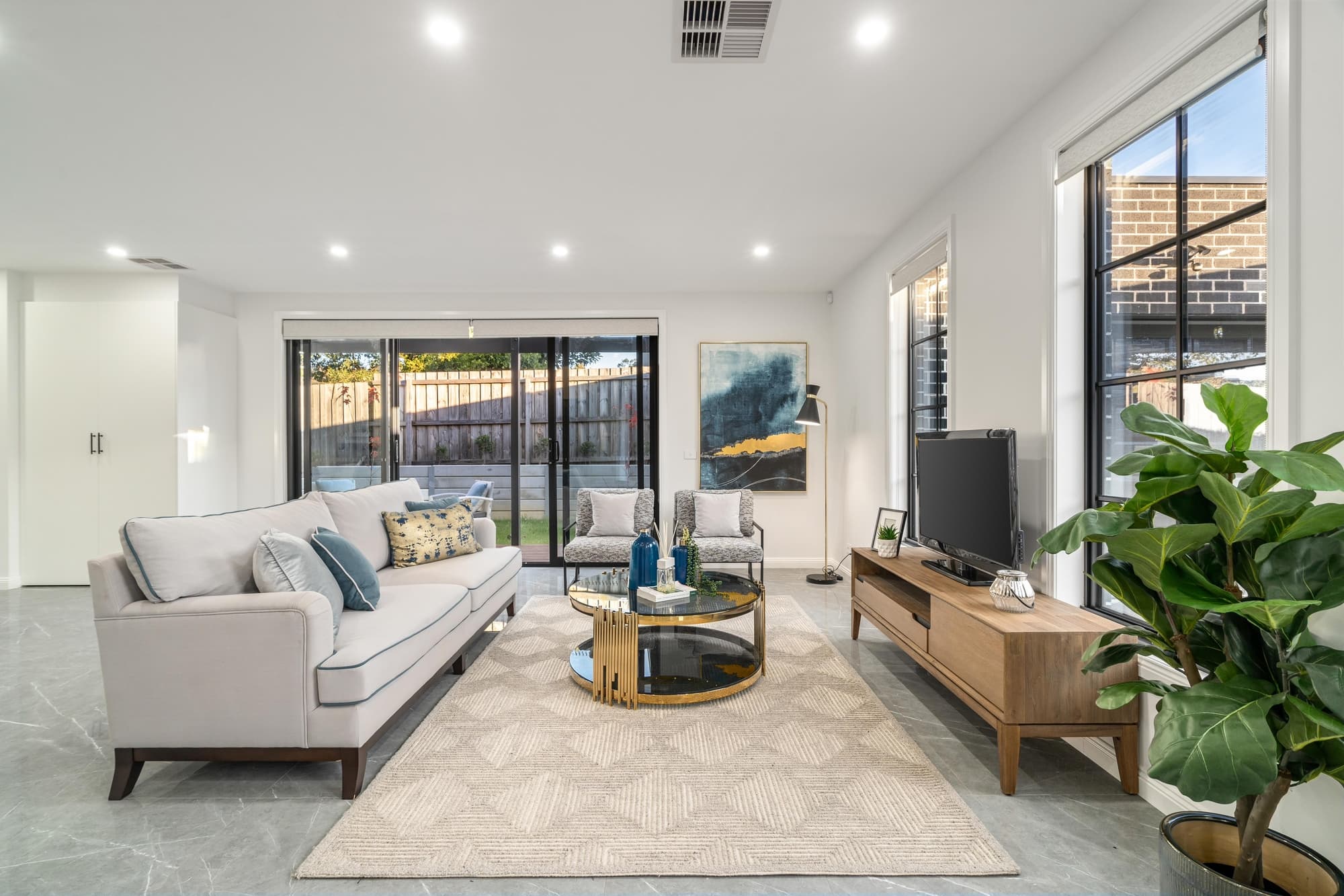 2/14 Langford Avenue, Mitcham - Thumbnail 2