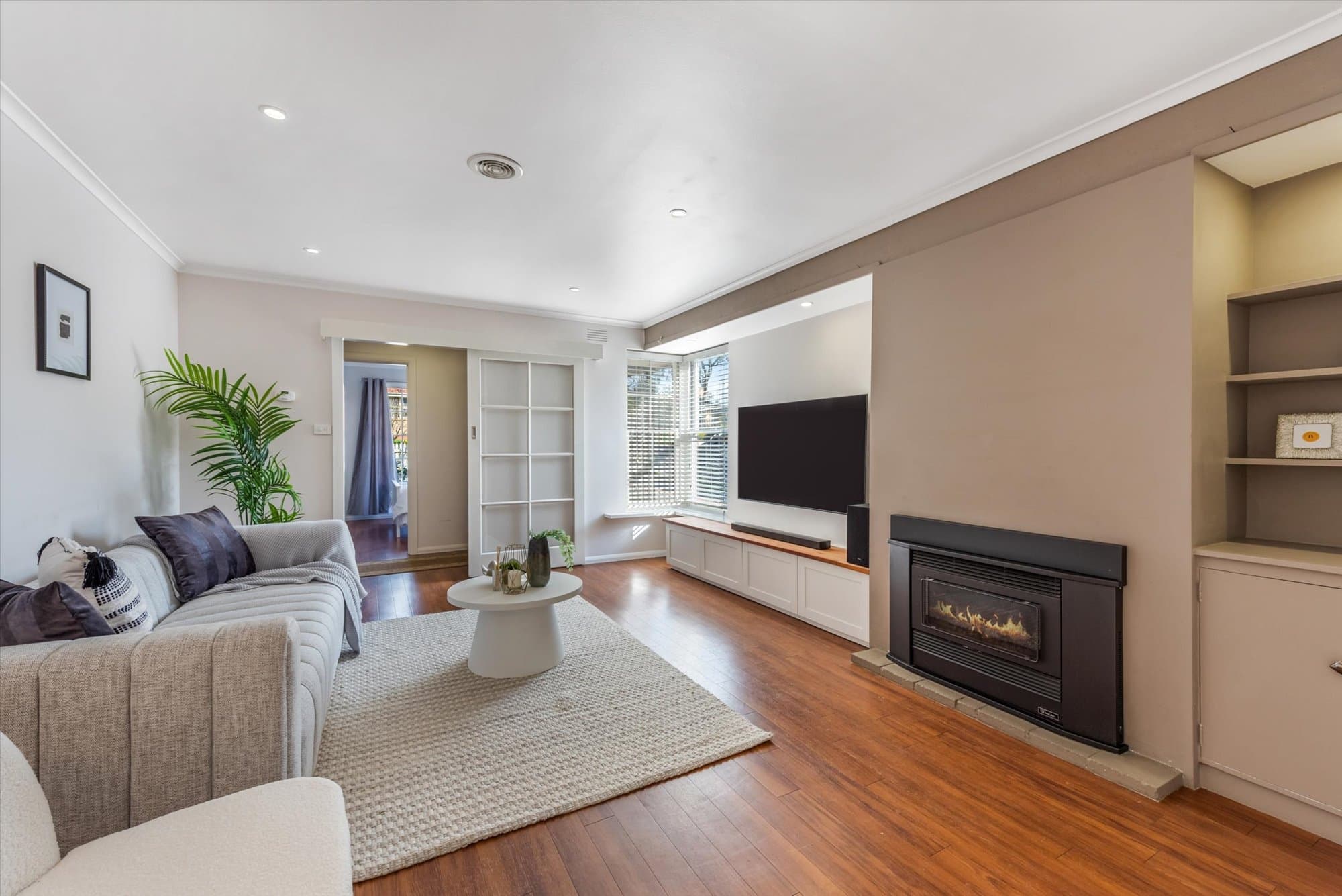 87 Husband Road, Forest Hill - Thumbnail 2