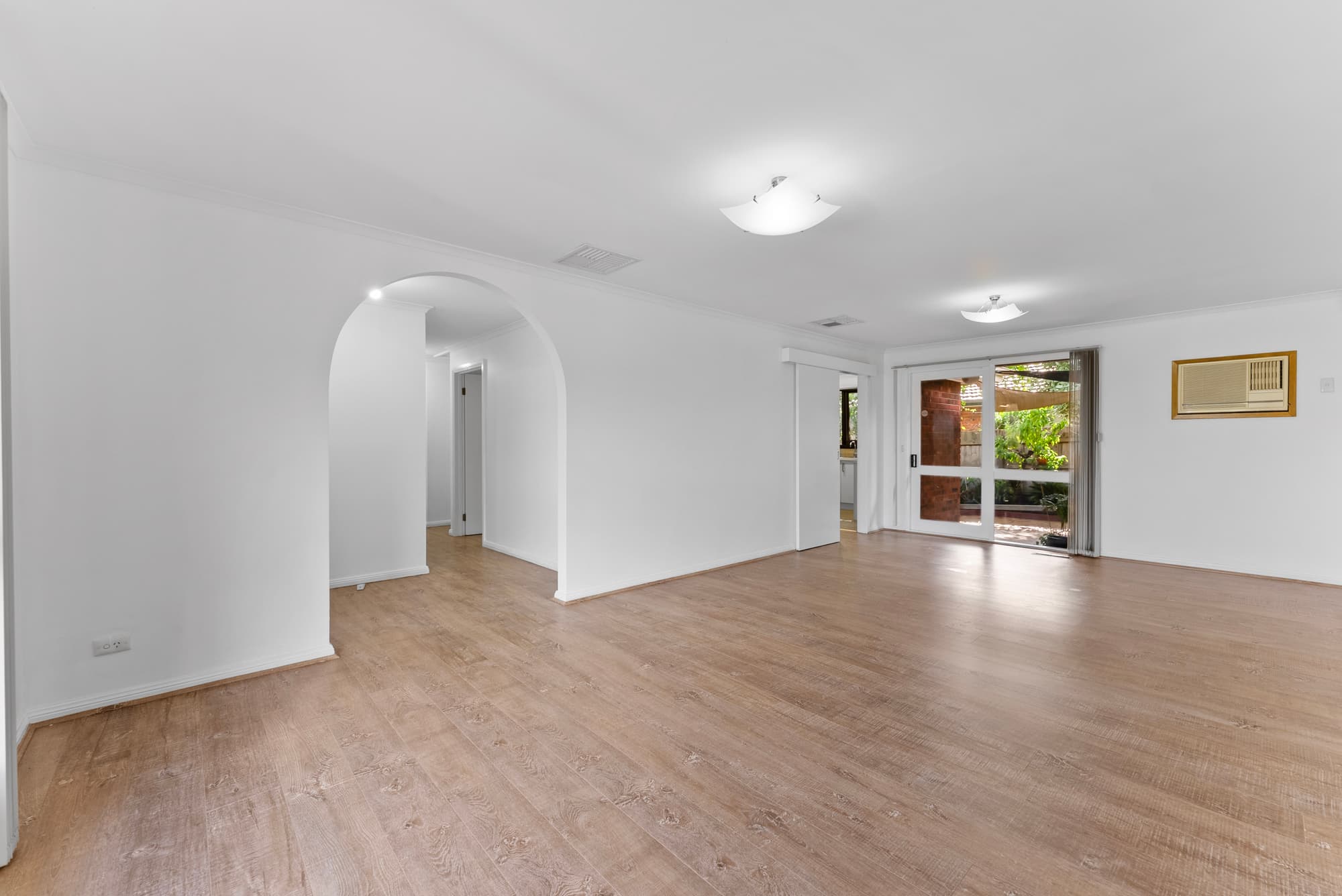 1/5 Lucia Street, Blackburn South - Thumbnail 2