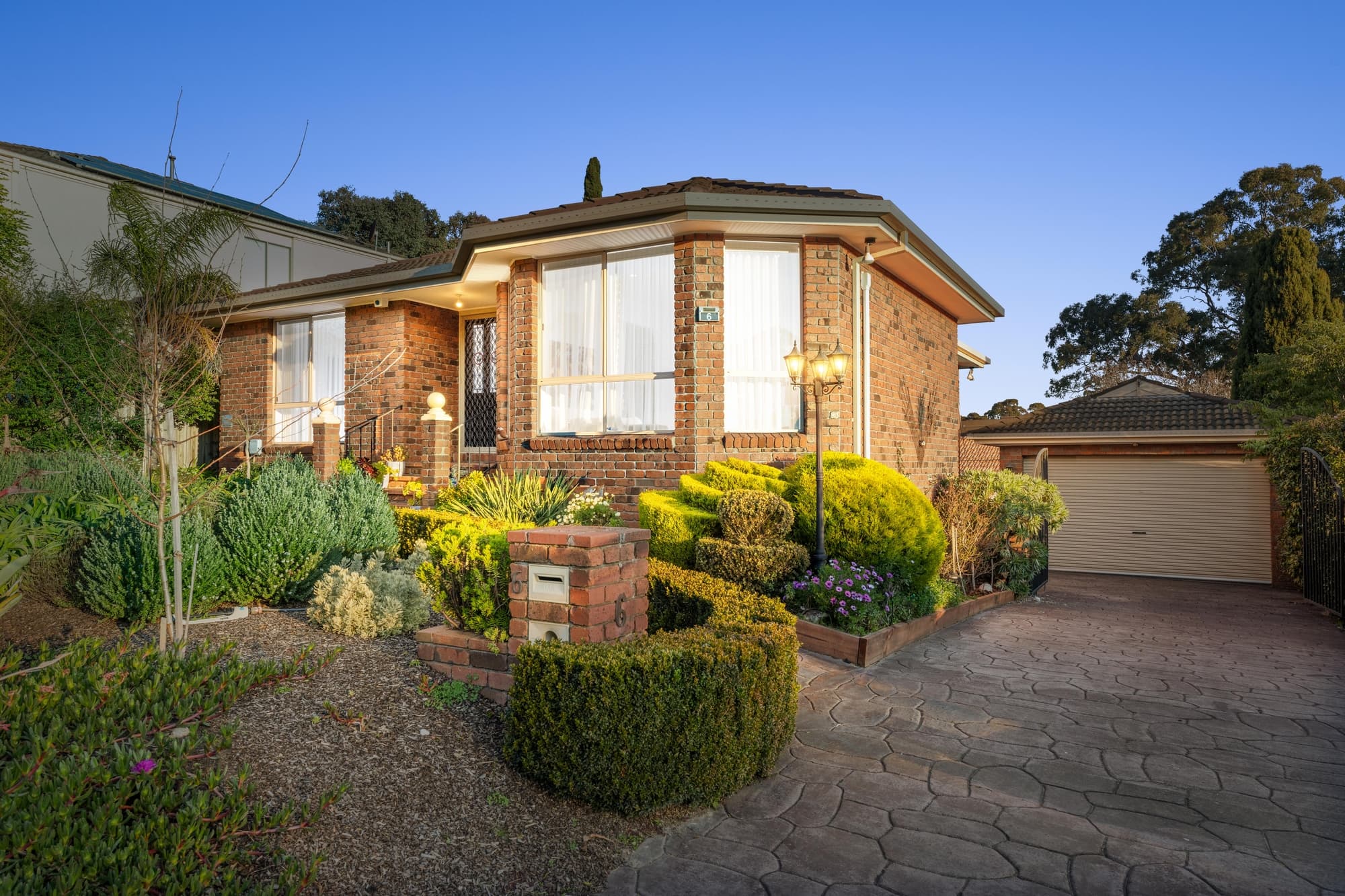 6 Stringybark Close, Forest Hill - Image 1