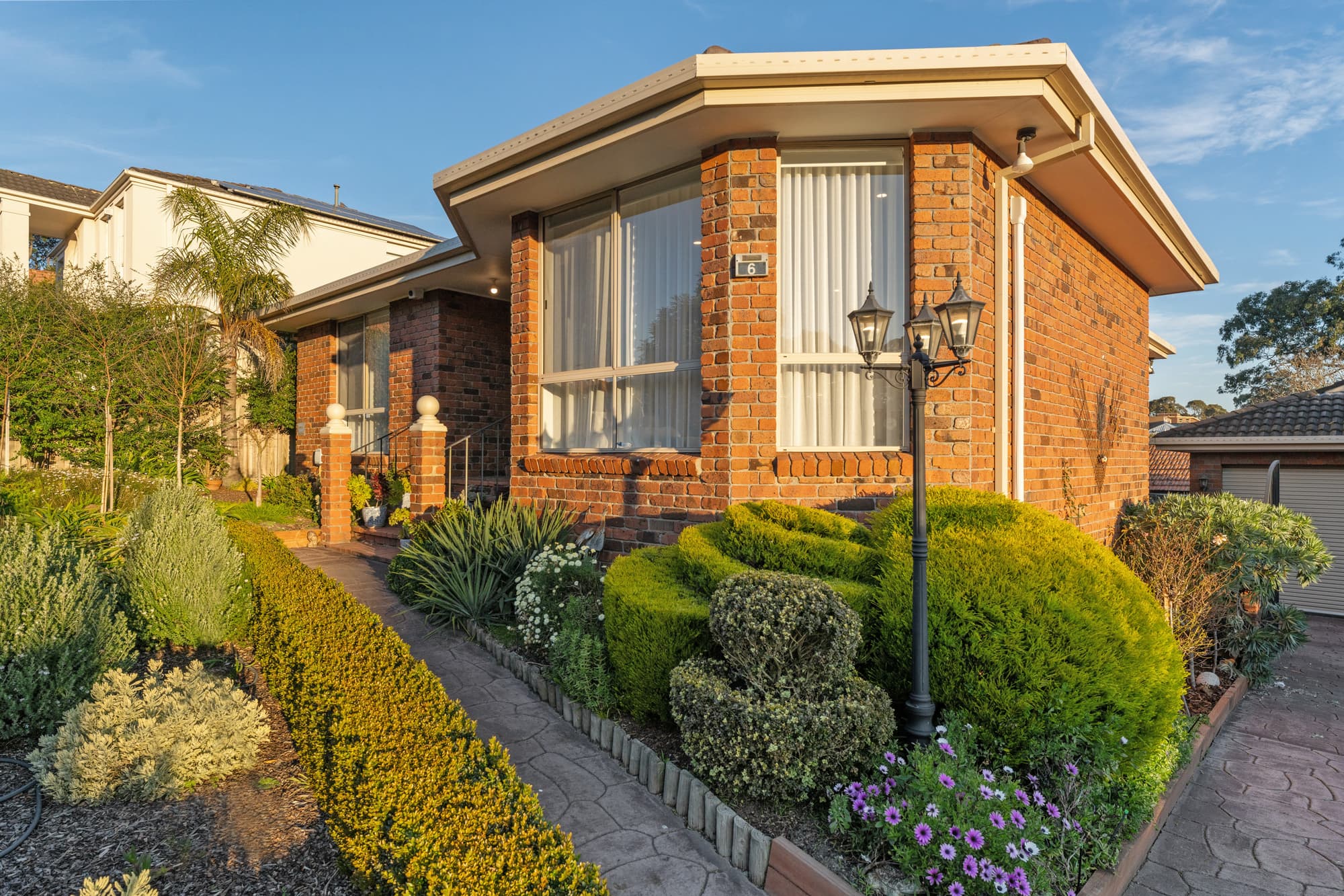 6 Stringybark Close, Forest Hill - Thumbnail 2