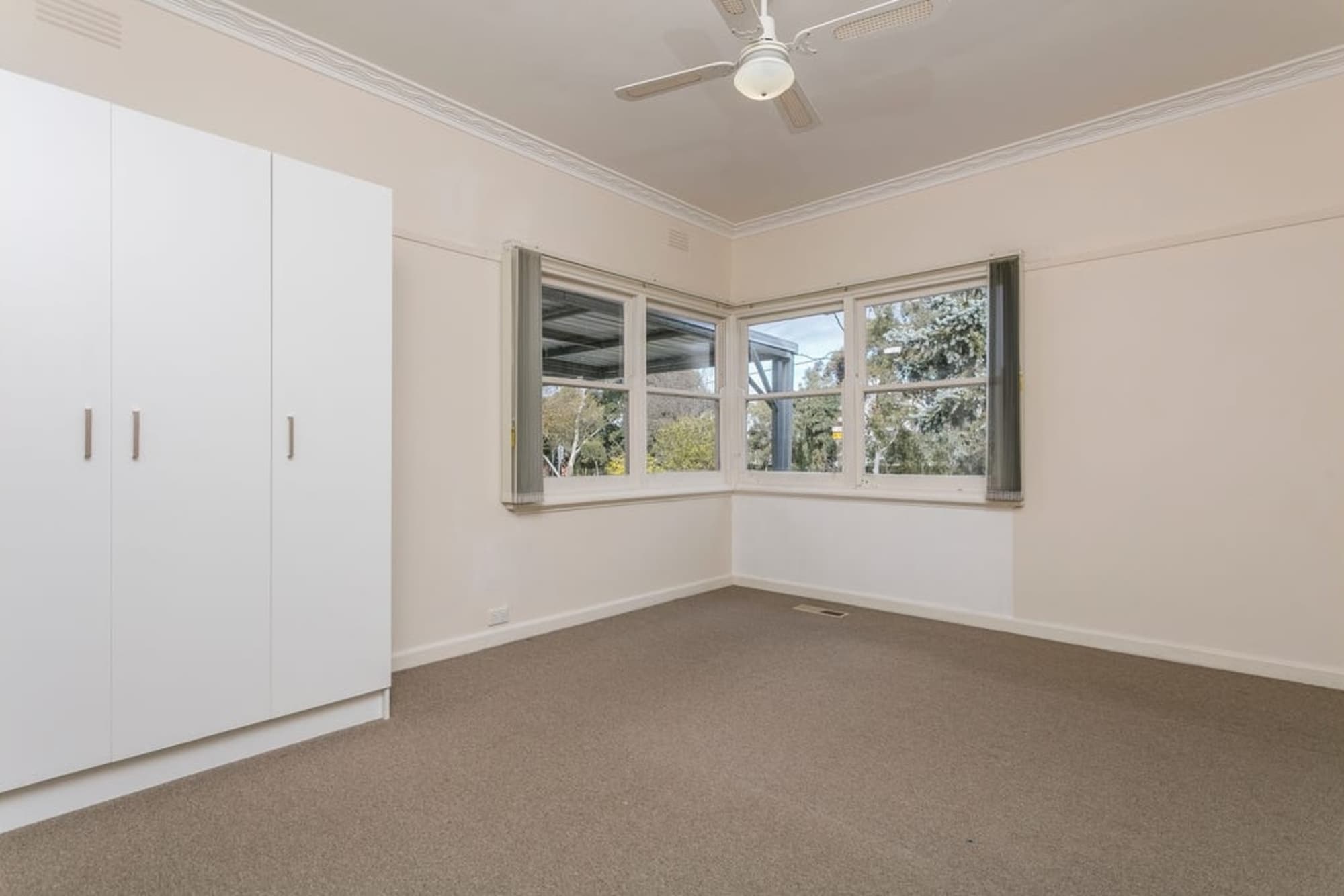 15 Davey Street, Box Hill - Thumbnail 4