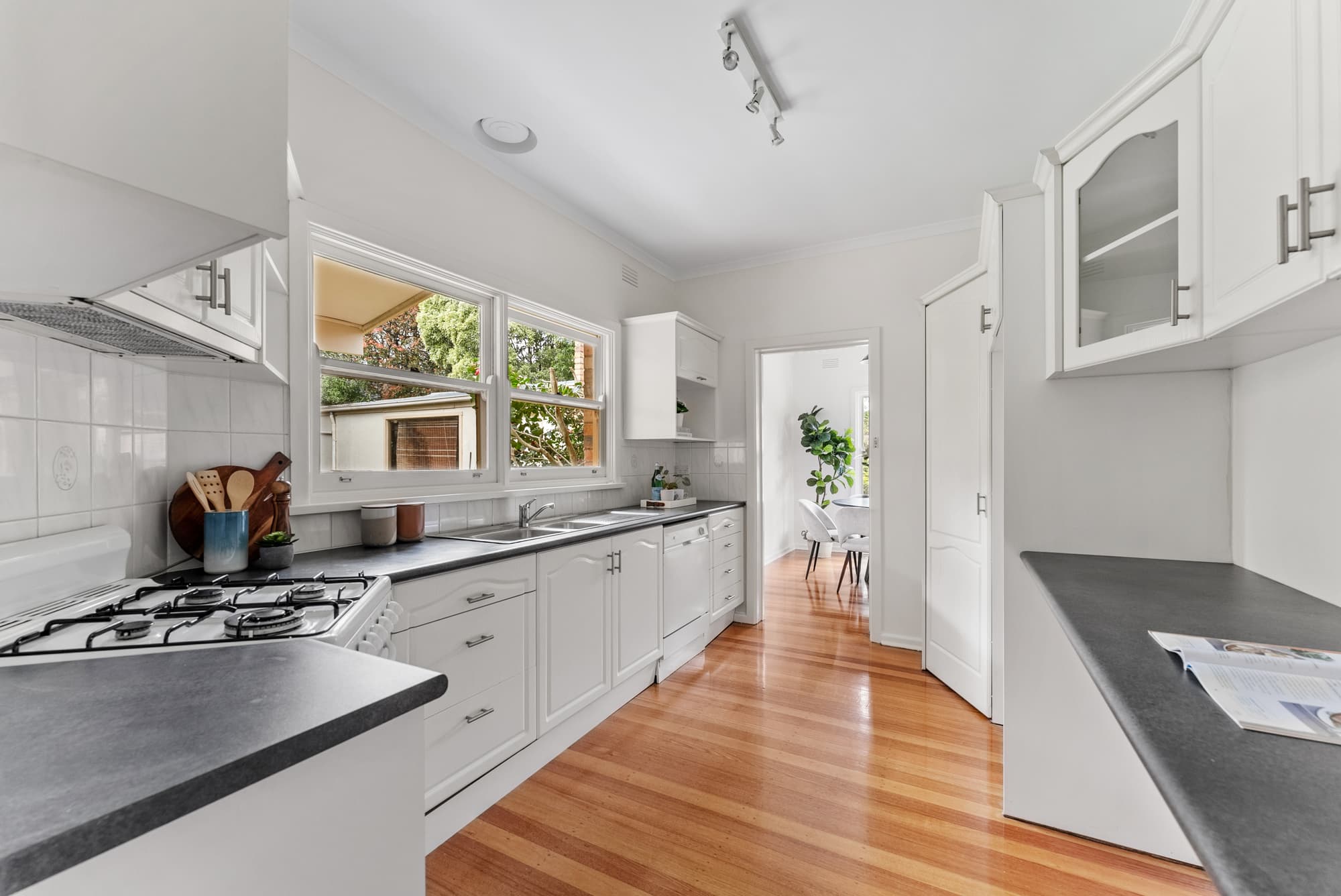 27 Gunyah Road, Blackburn North - Thumbnail 6
