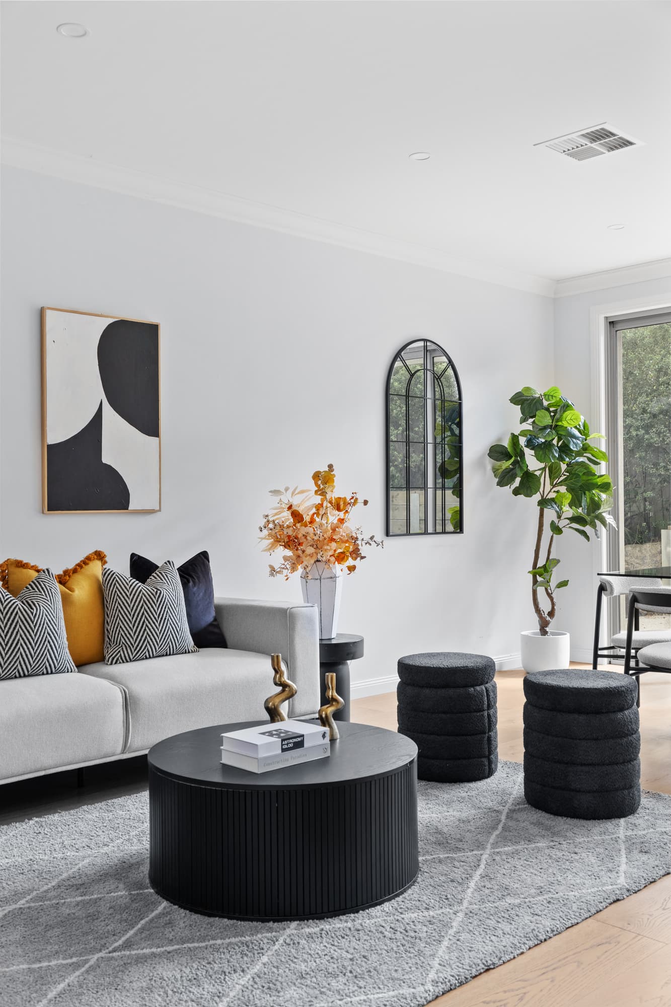 2/7 Halsey Street, Box Hill South - Thumbnail 3