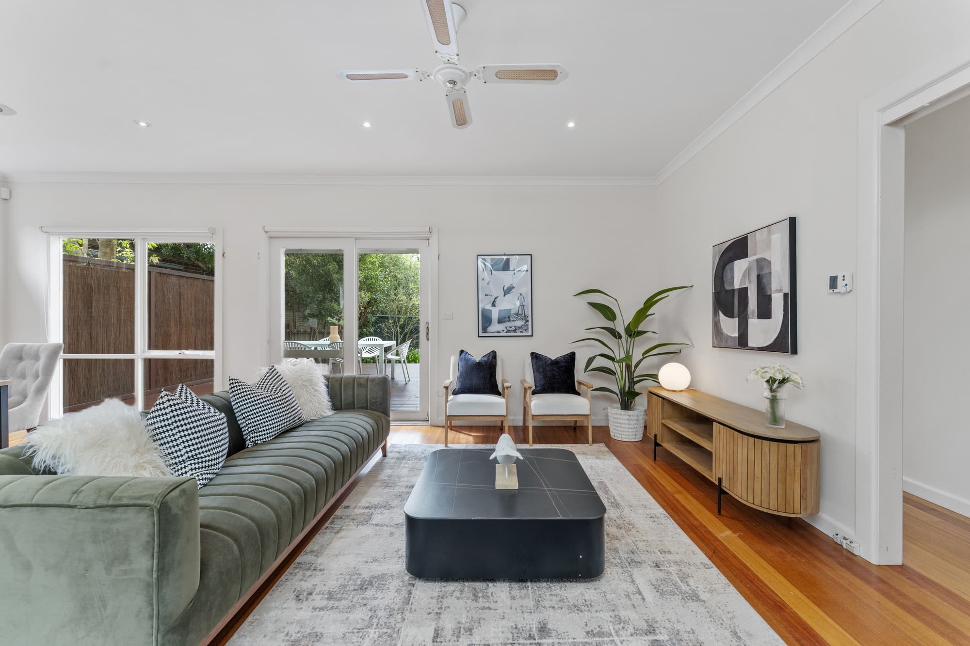 49 Koonung Road, Blackburn North - Thumbnail 2
