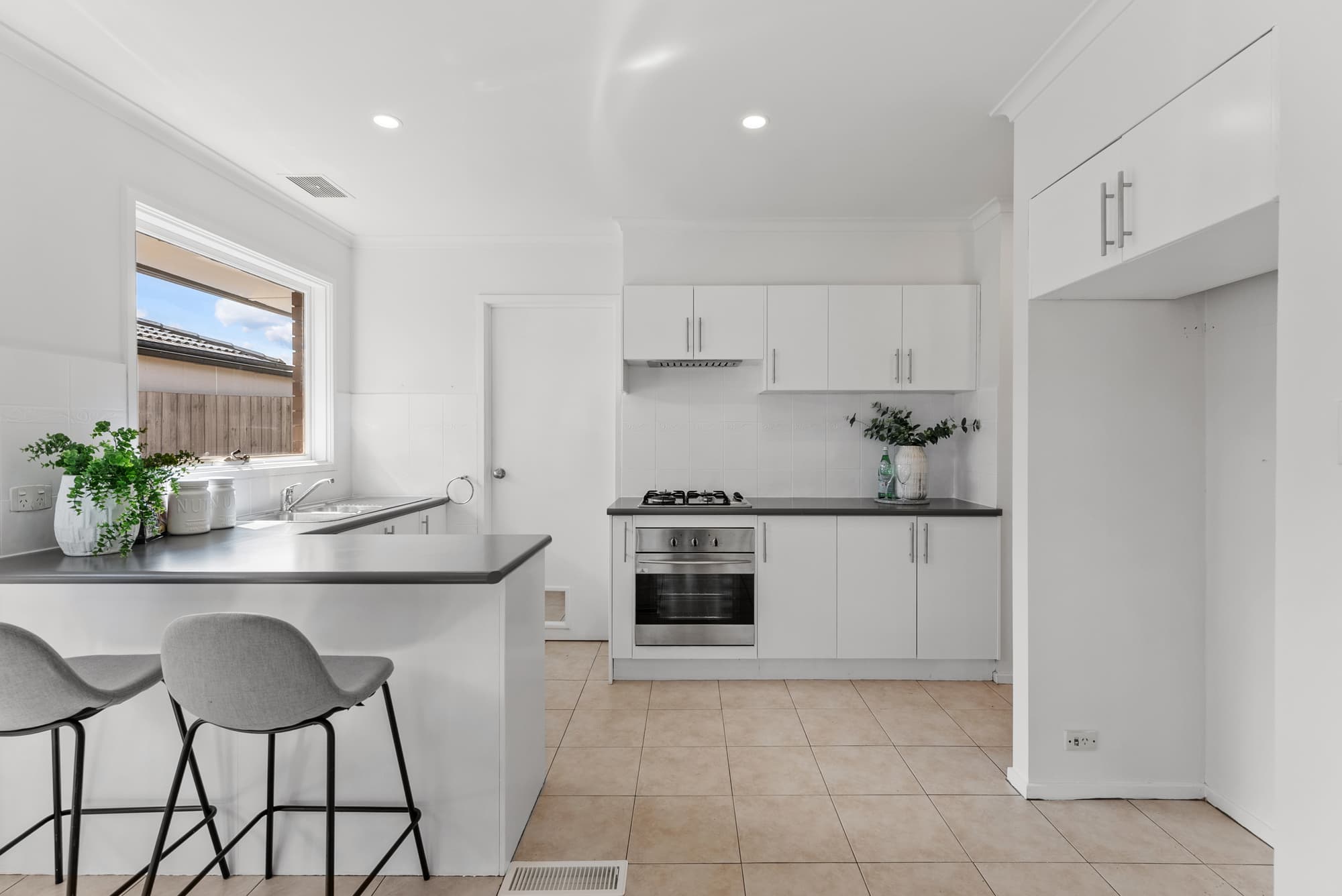 1/211 Ferntree Gully Road, Mount Waverley - Thumbnail 8