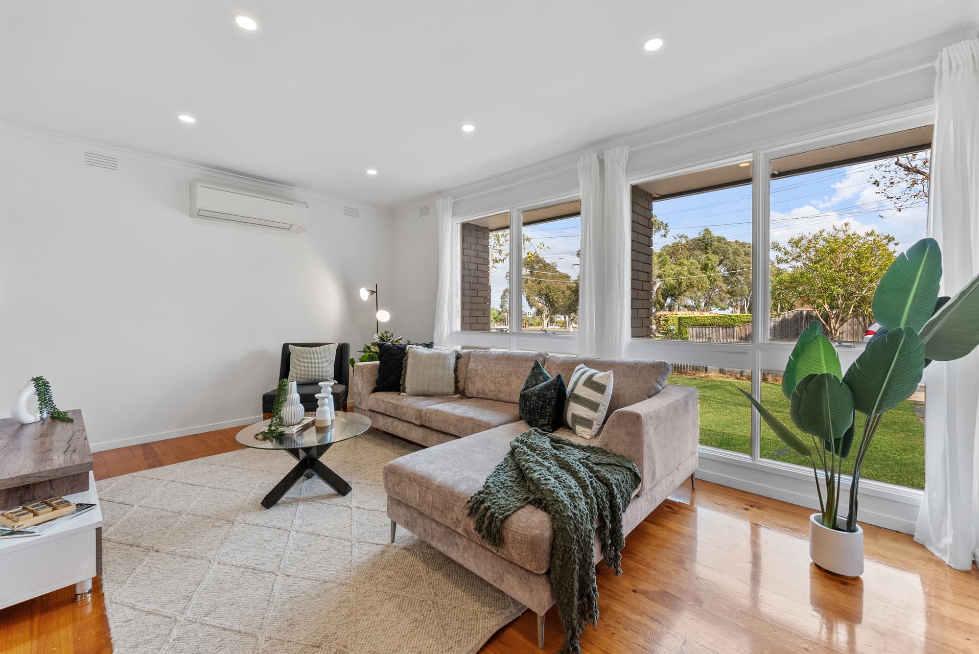 1/211 Ferntree Gully Road, Mount Waverley - Thumbnail 3