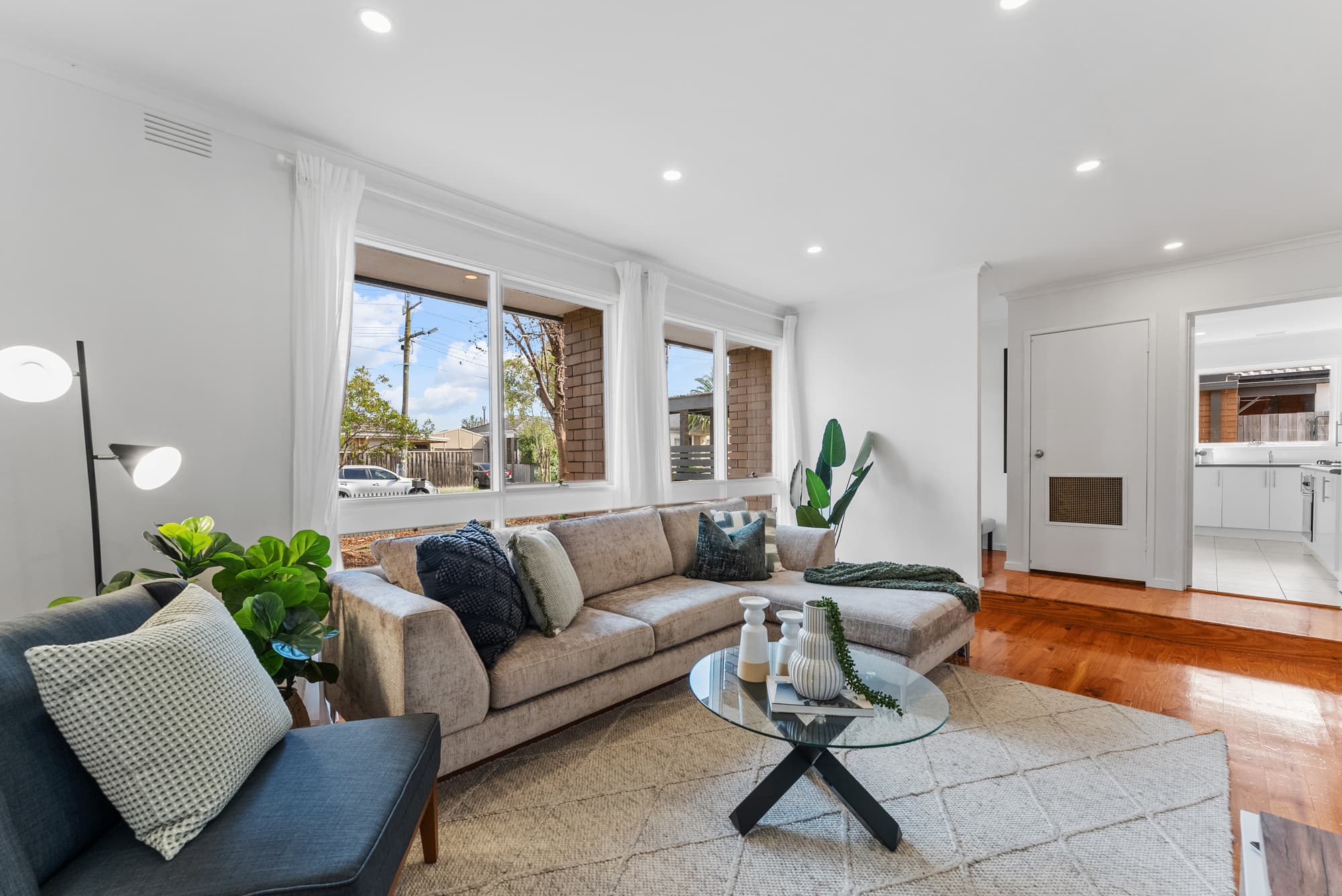 1/211 Ferntree Gully Road, Mount Waverley - Thumbnail 4