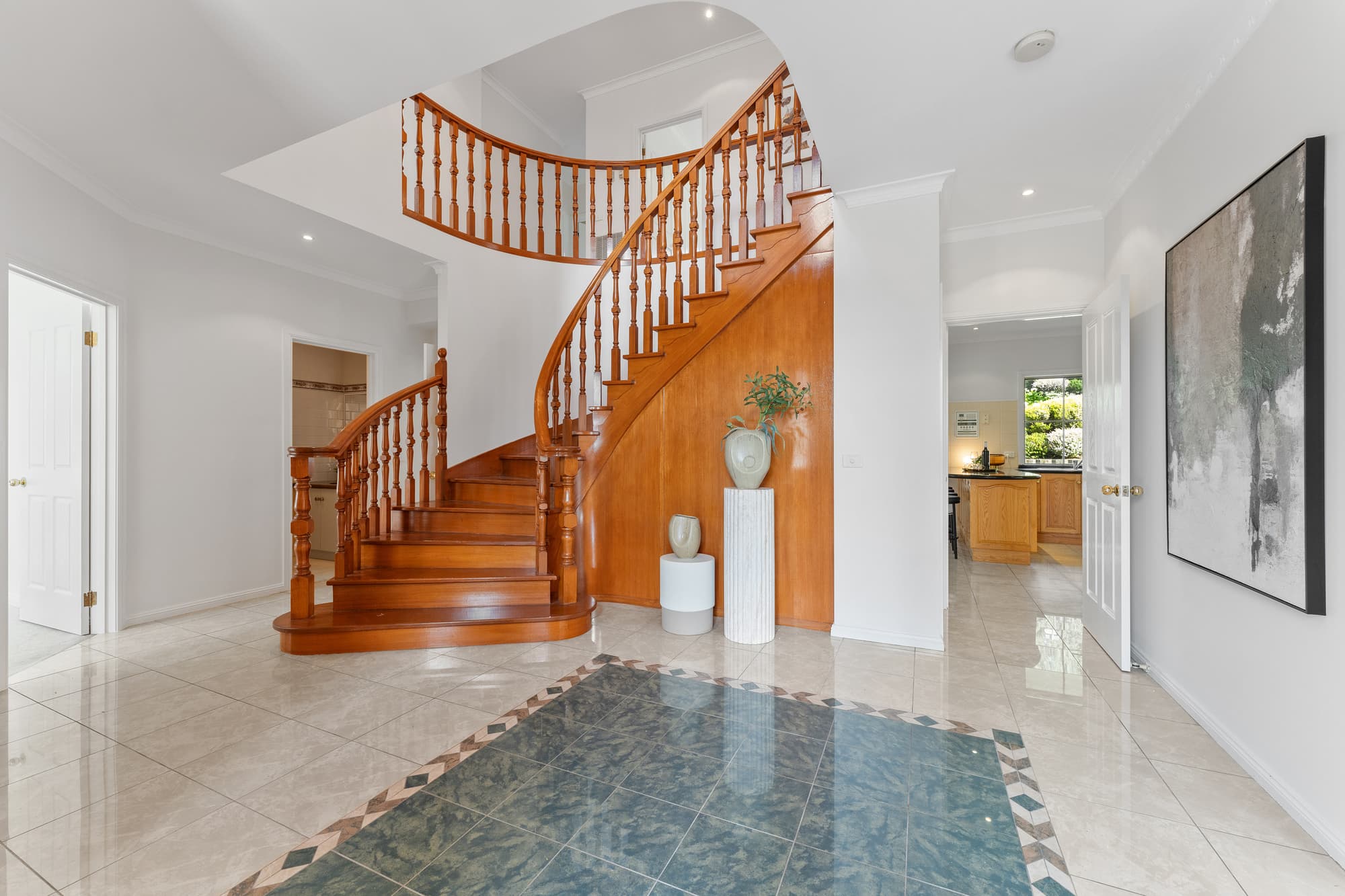 1 Selsdon Terrace, Donvale - Thumbnail 2