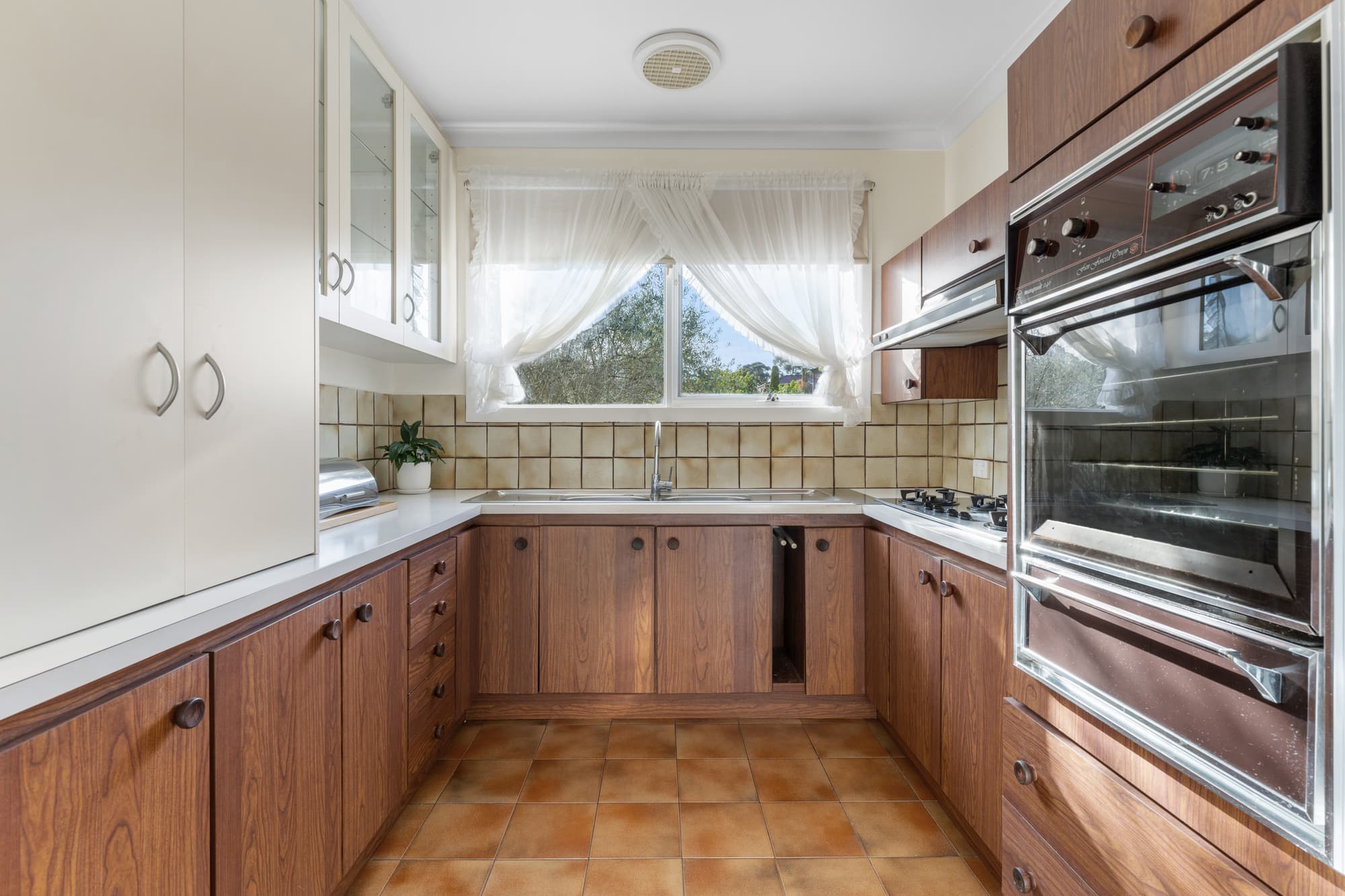 106 Shafer Road, Blackburn North - Thumbnail 6
