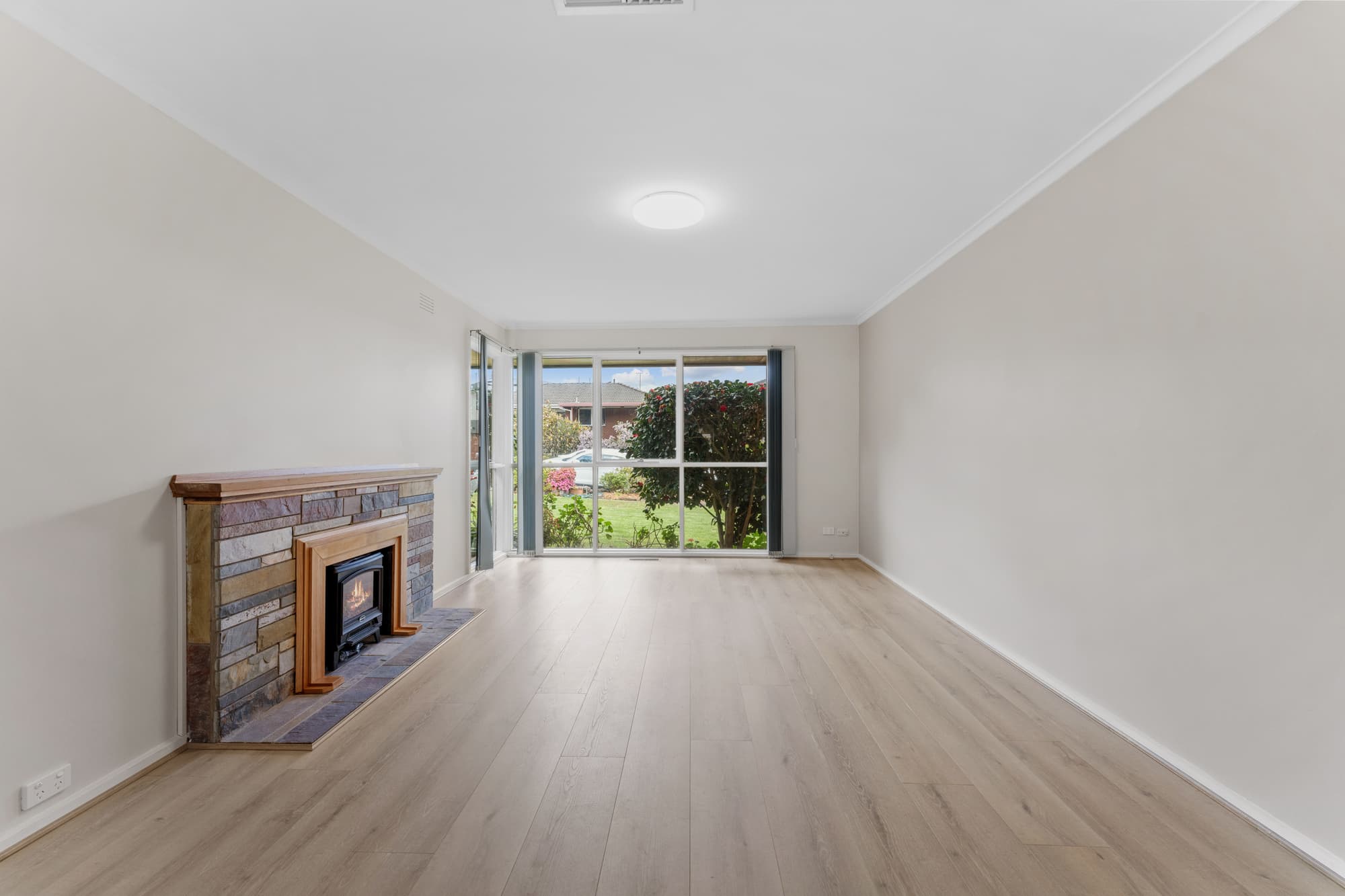 1 Cumberland Court, Forest Hill - Thumbnail 2