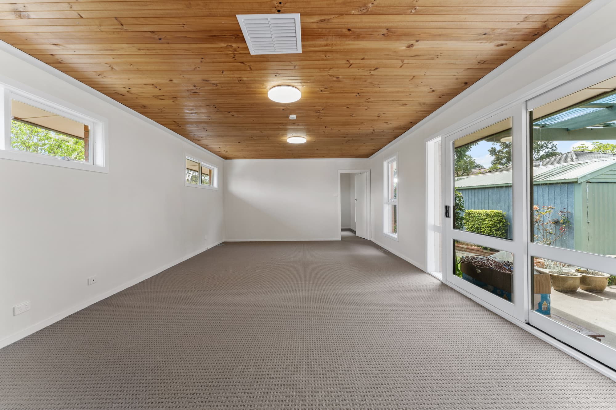 1 Cumberland Court, Forest Hill - Thumbnail 4