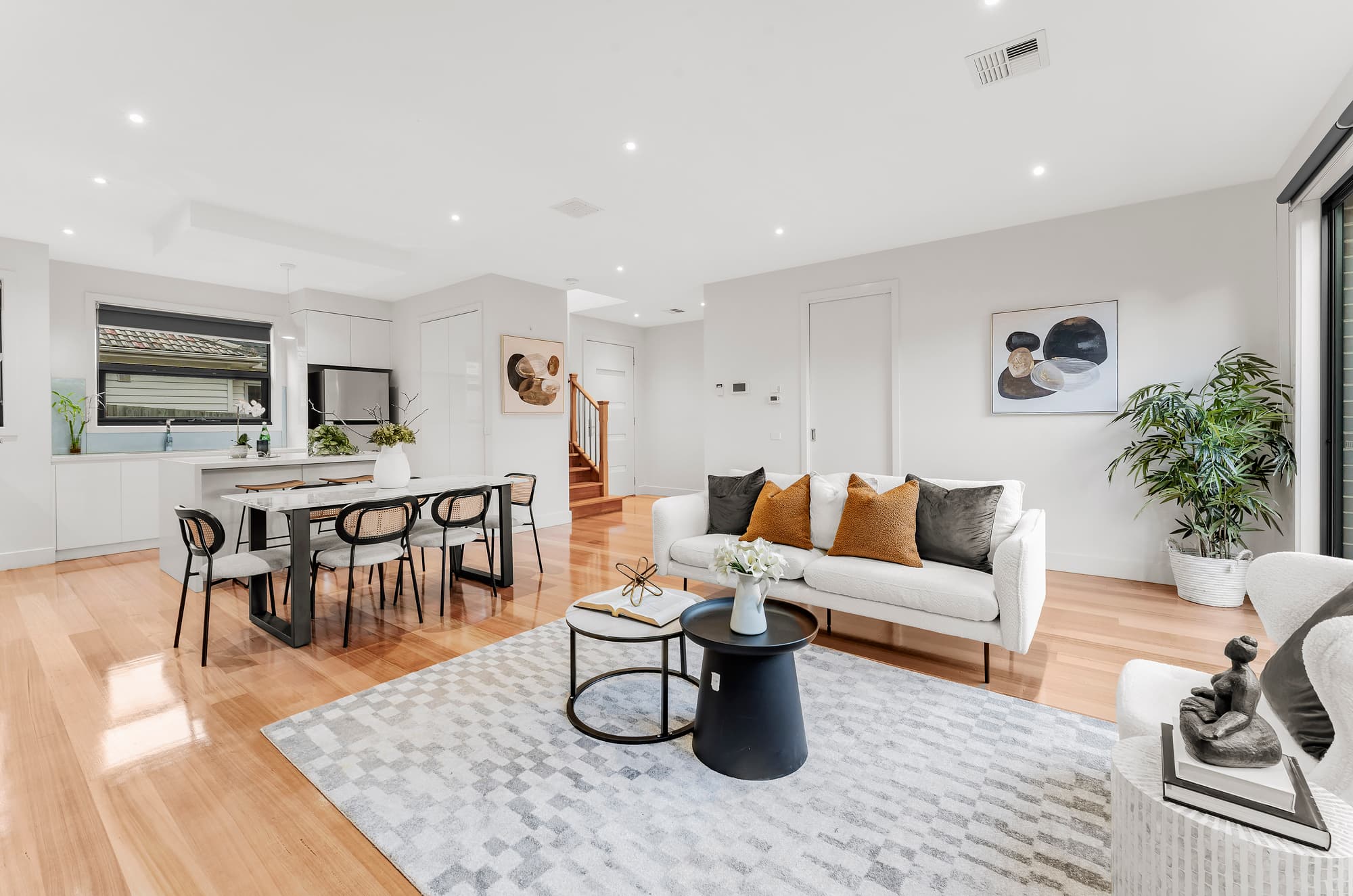 2/17 Maude Avenue, Doncaster East - Thumbnail 2