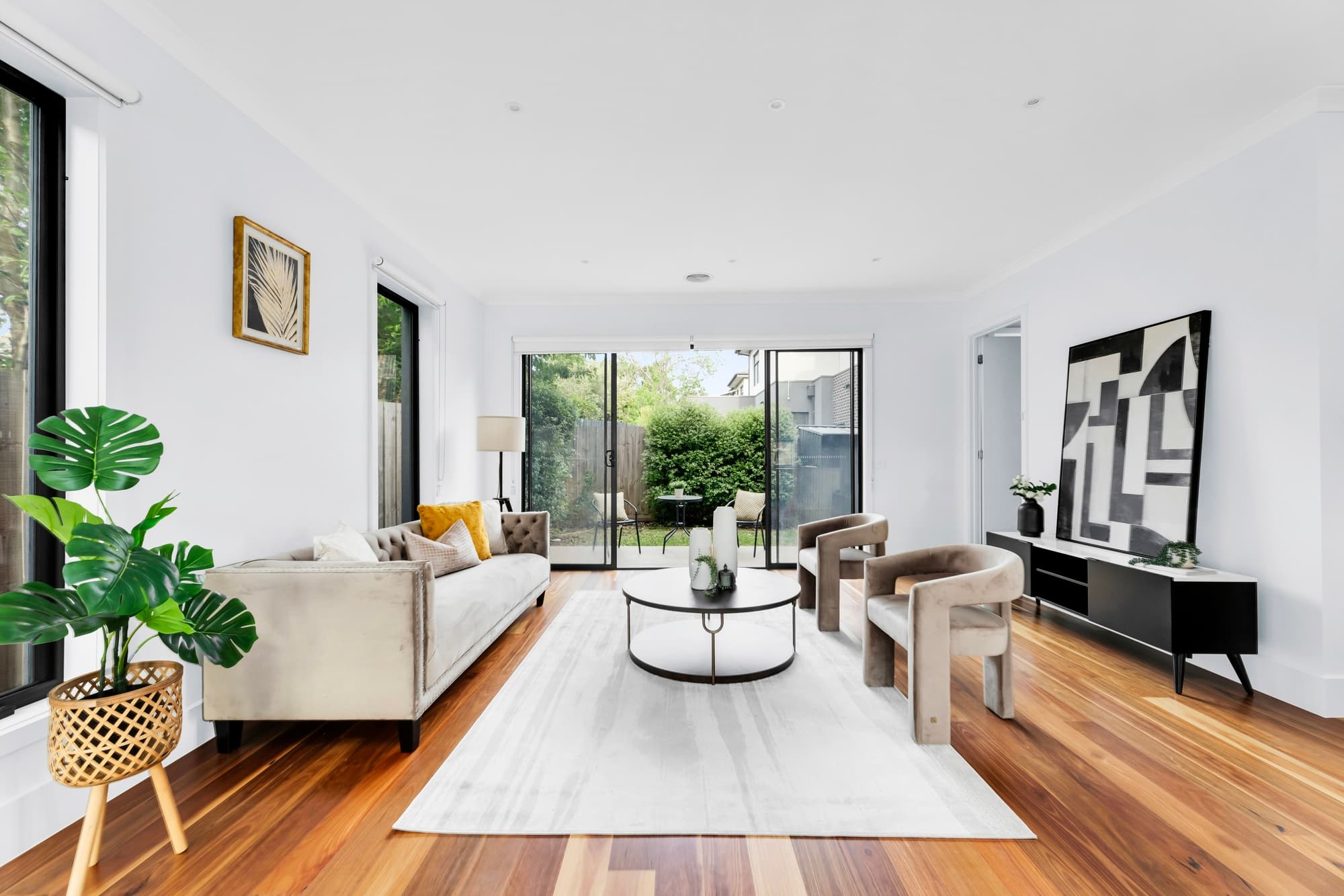 1/19 Grenfell Road, Mount Waverley - Thumbnail 2