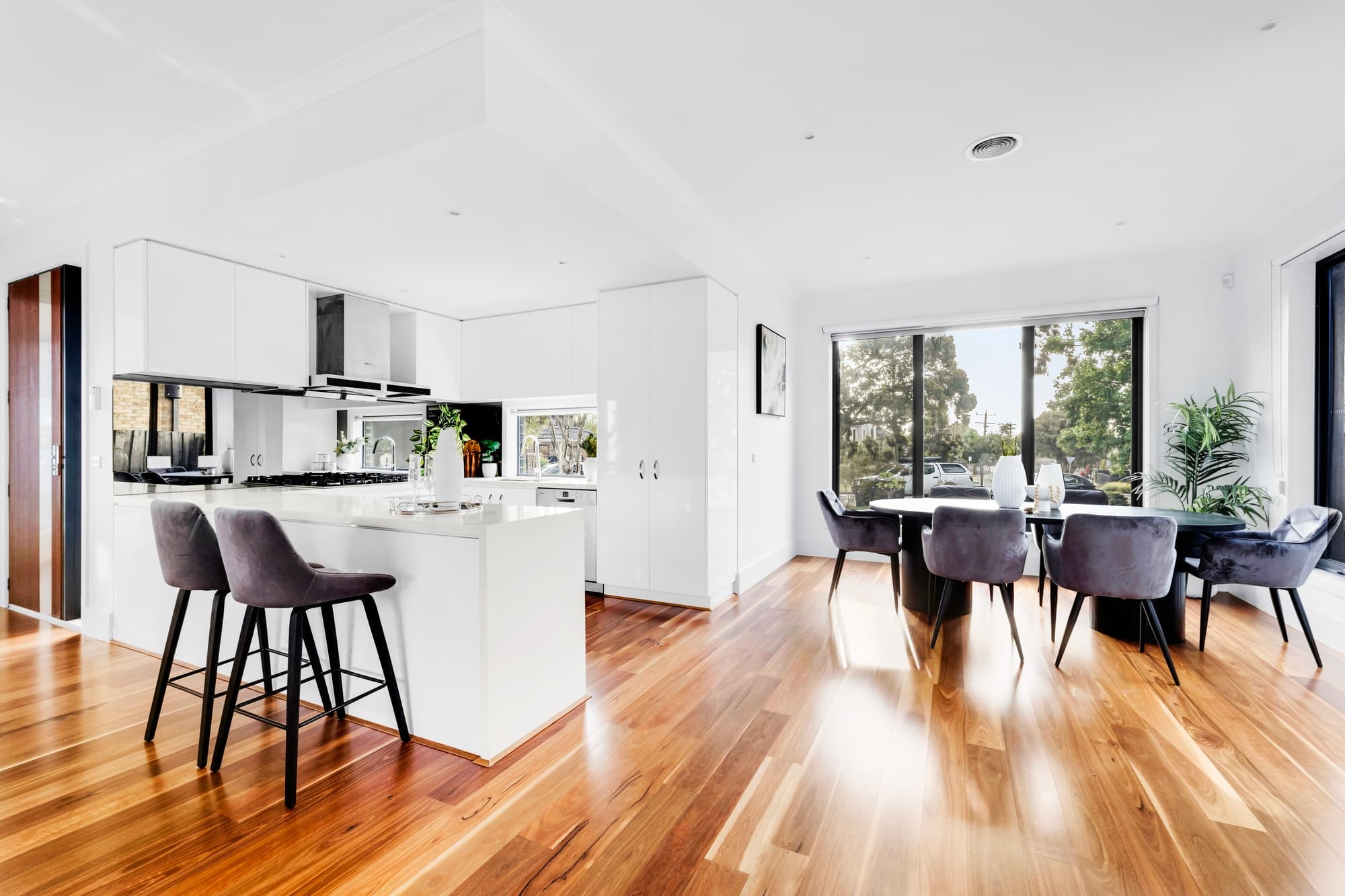 1/19 Grenfell Road, Mount Waverley - Thumbnail 5