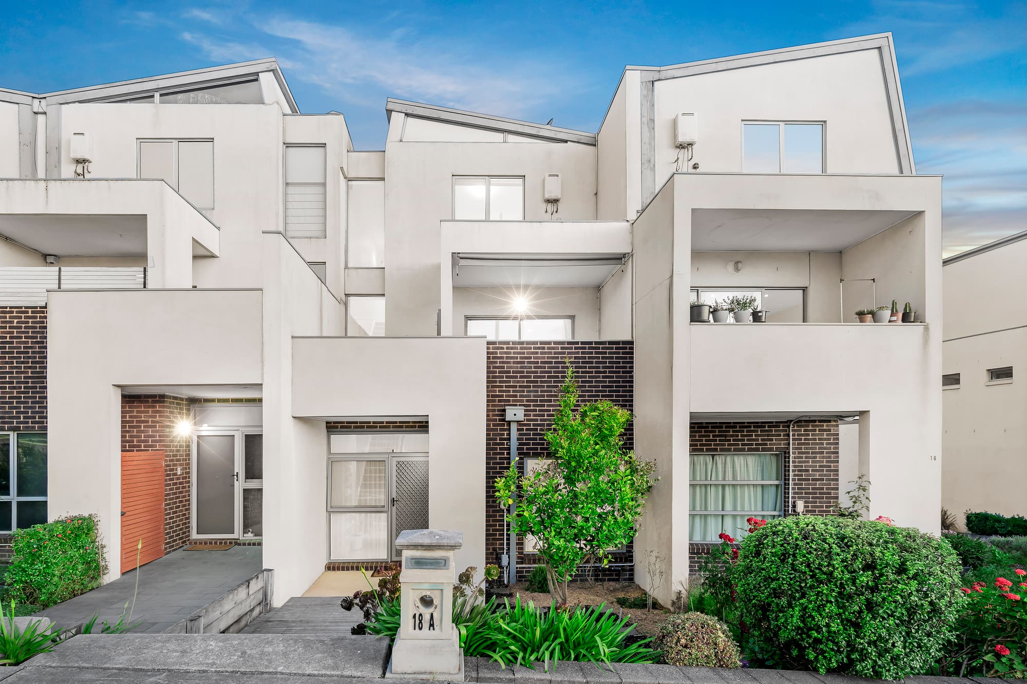 18a High Street, Doncaster - Image 1